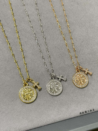 Ch**me He**ts round plaque cross necklace