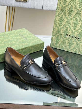 ua G*u*i interlocking g loafer