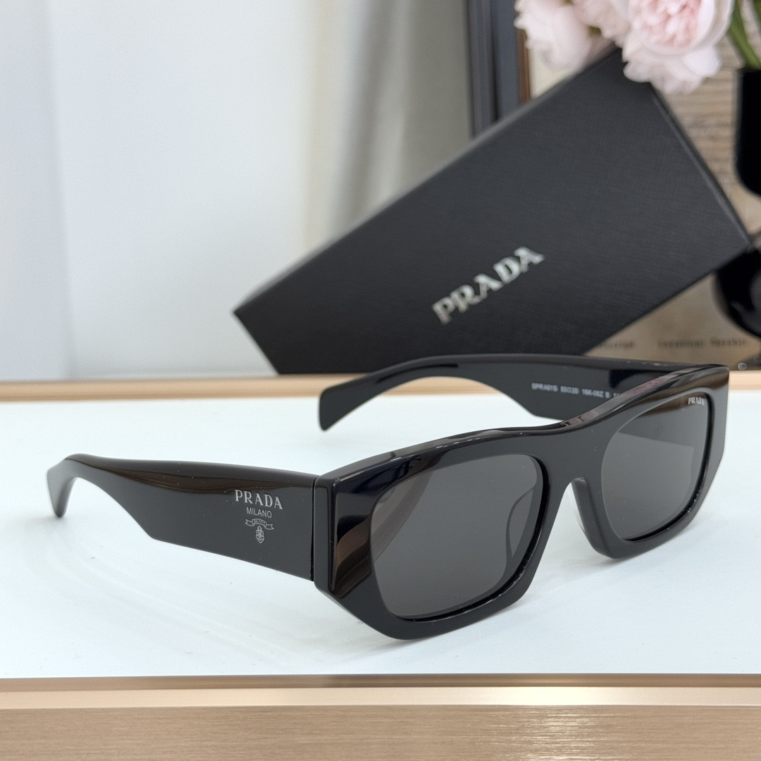 Pra*a glasses