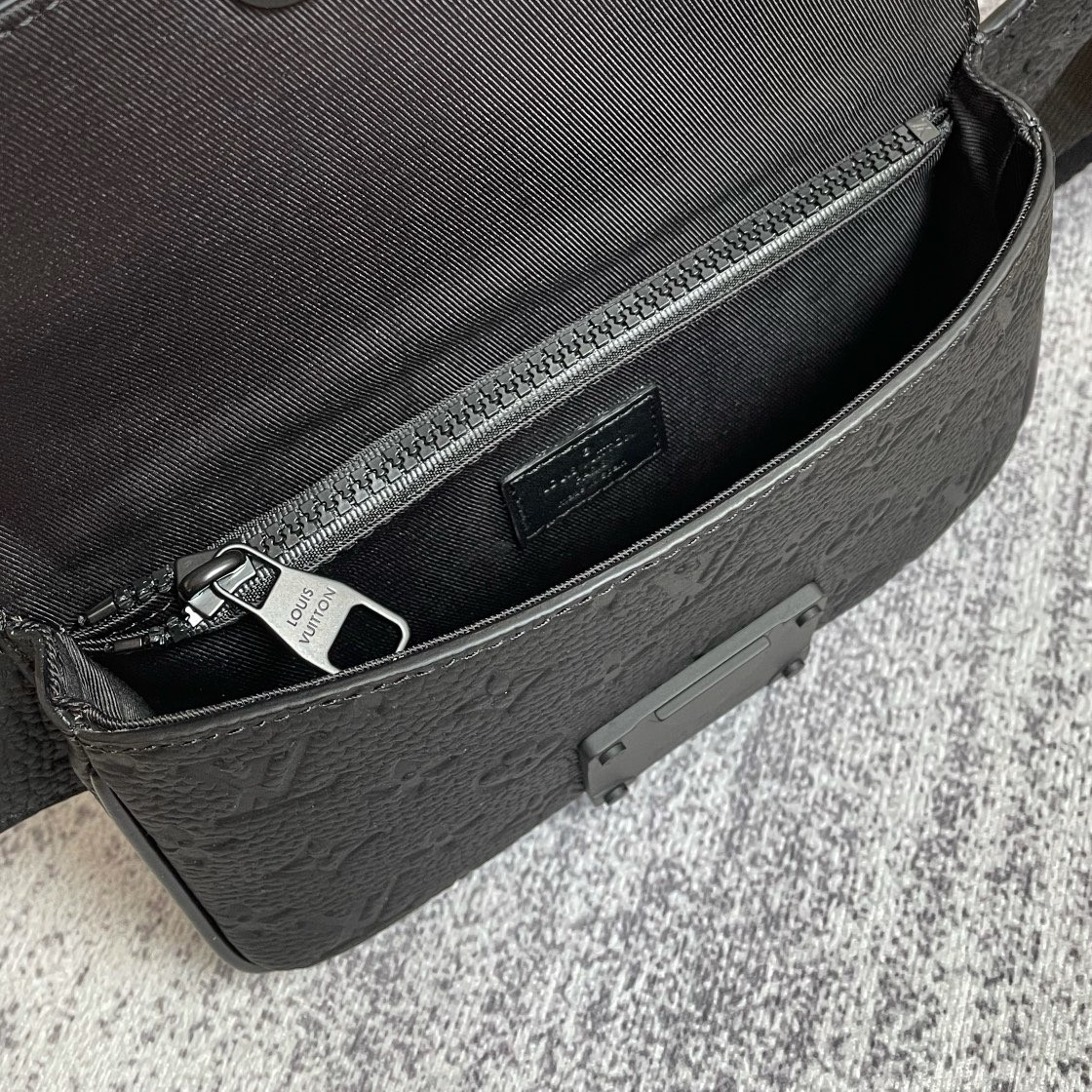 LV S LOCK SLING BAG M58487