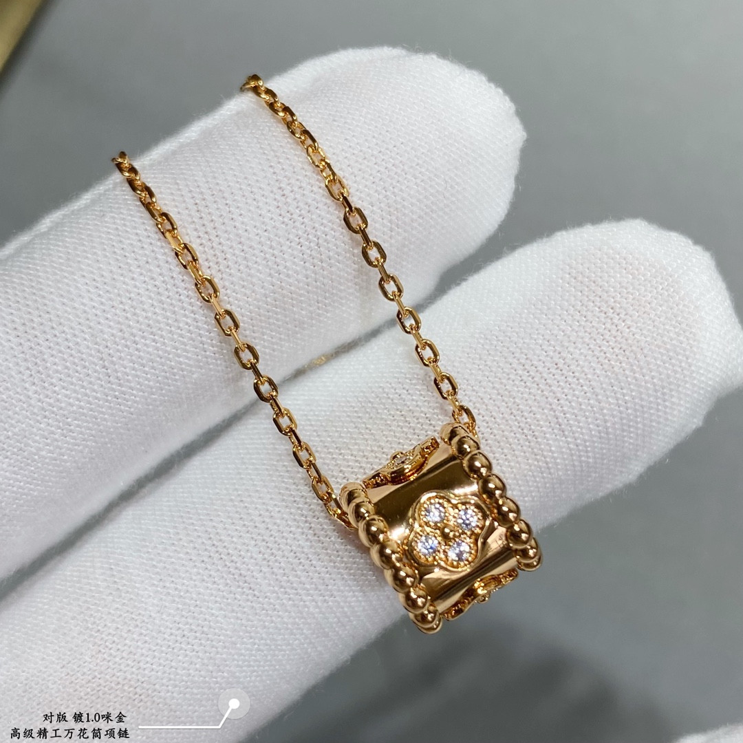 V*N CL*F & arpels kaleidoscope necklace