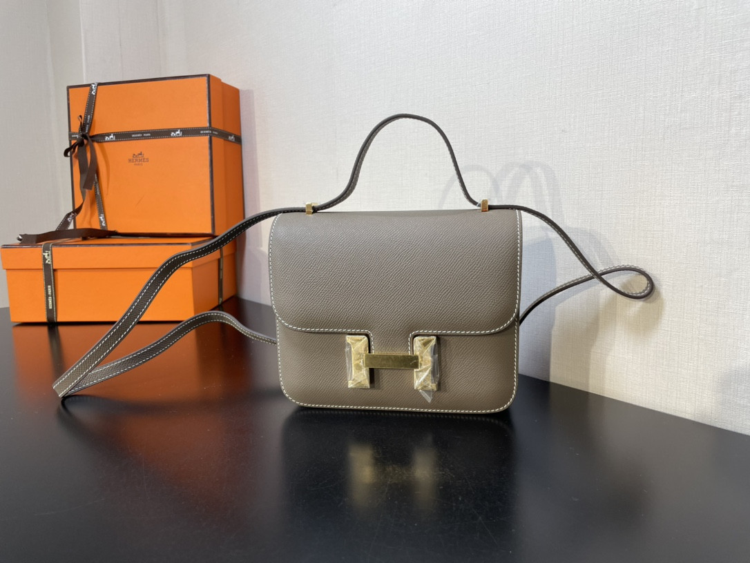 H**mes constance 24 epsom  leather gold hardware 9.4"x5.9"x3"