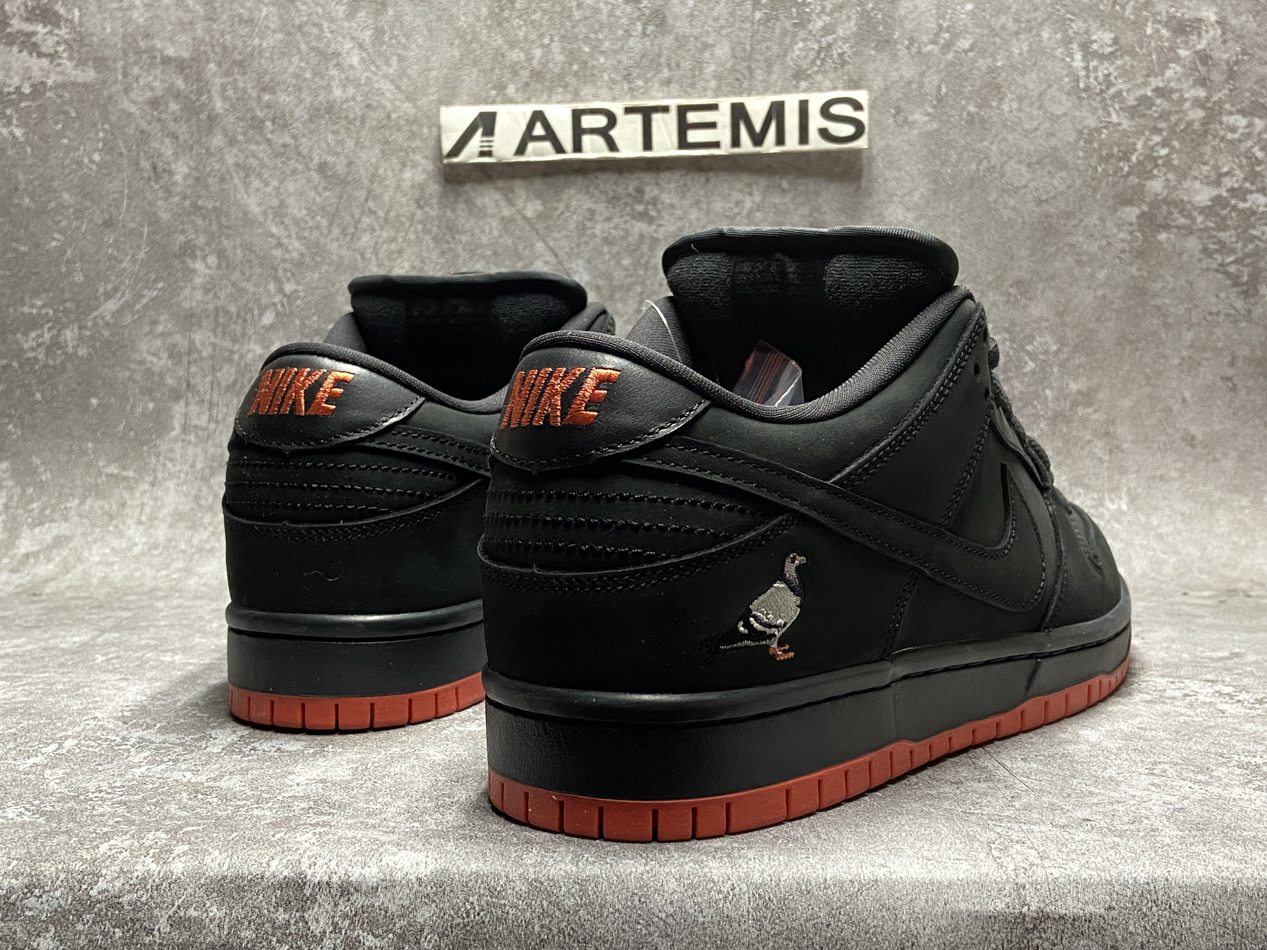 Nike SB Dunk Low Black Pigeon