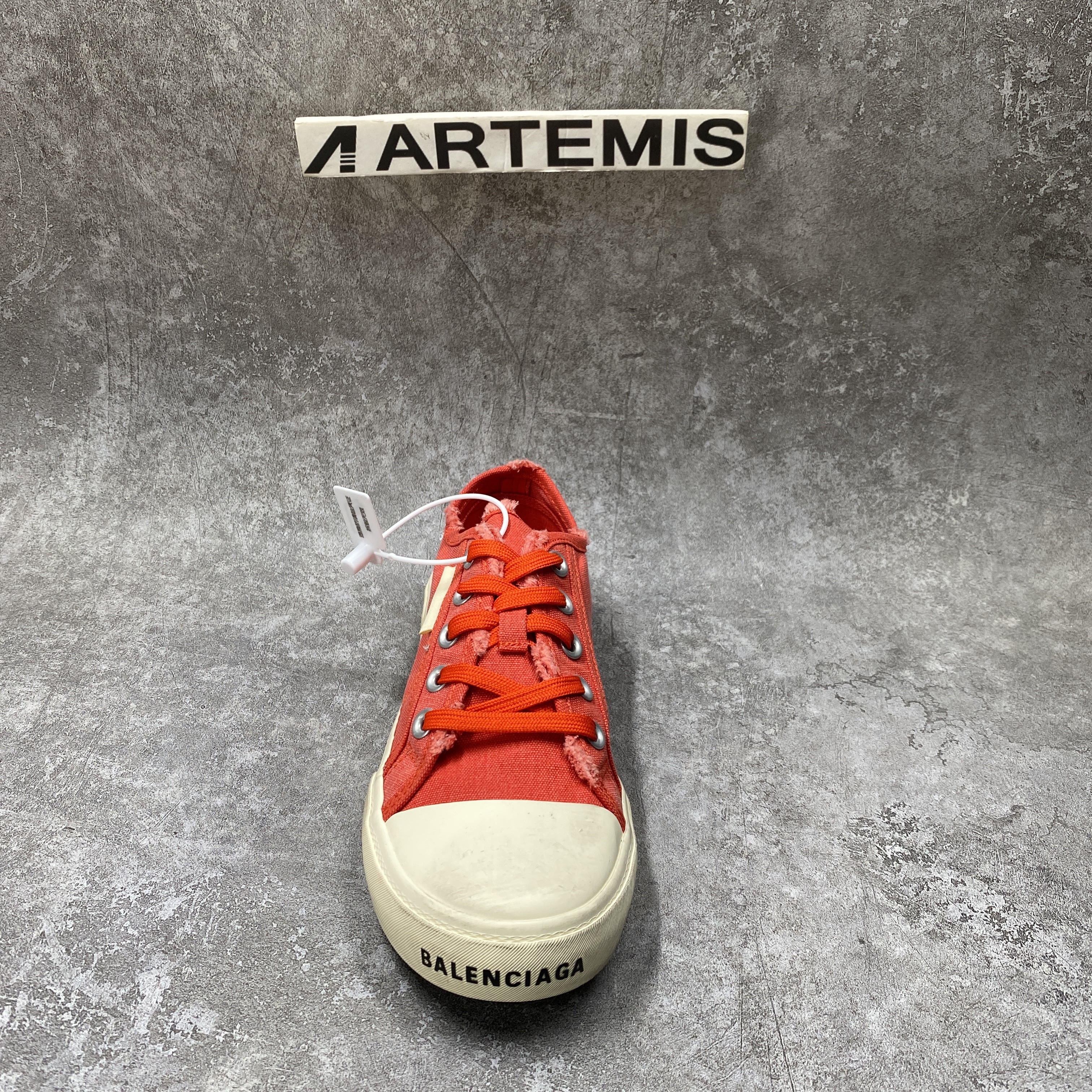 PARIS LOW TOP SNEAKER IN RED