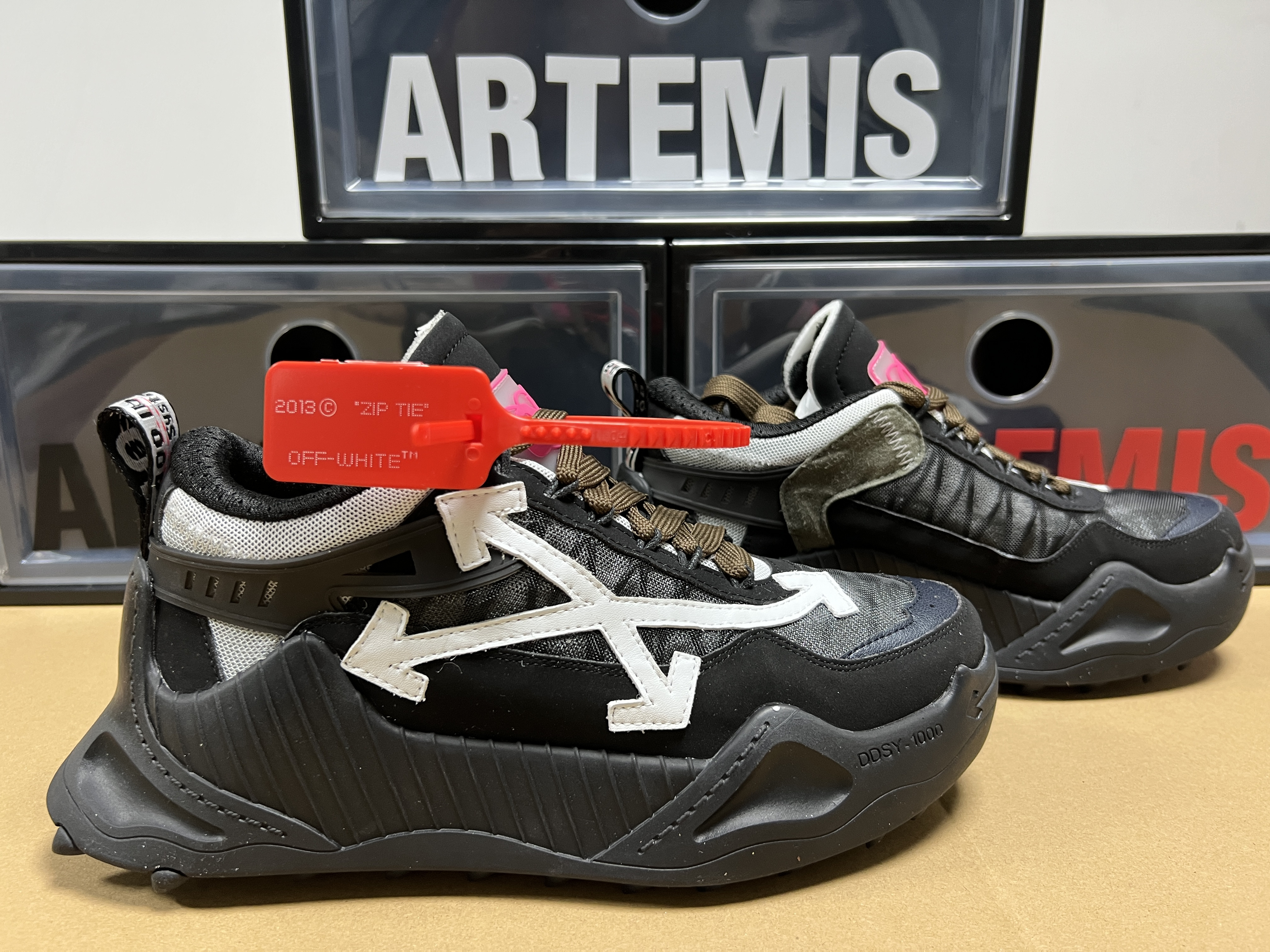 Off-White Odsy-1000 Black
