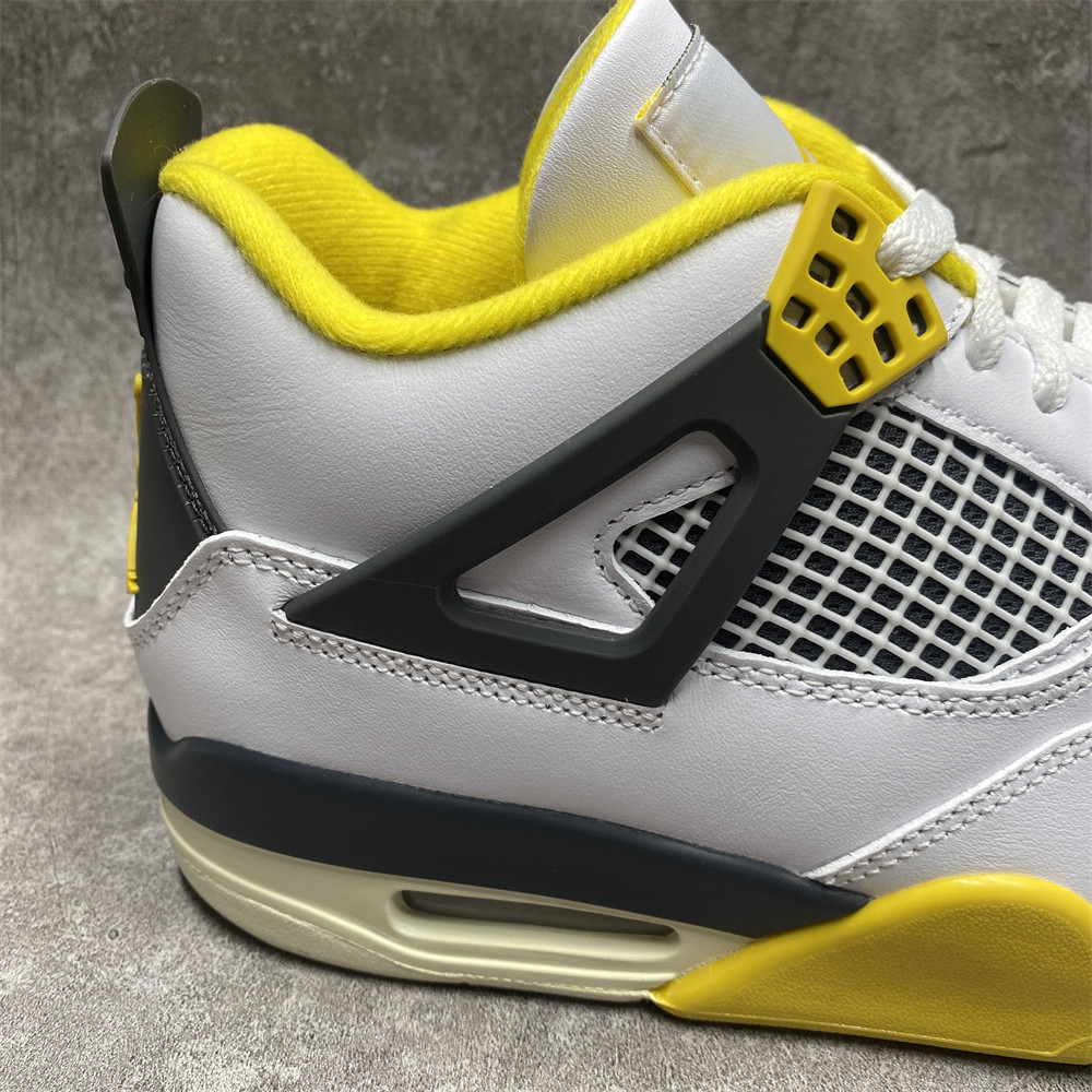 WMNS AIR JORDAN 4 RETRO 