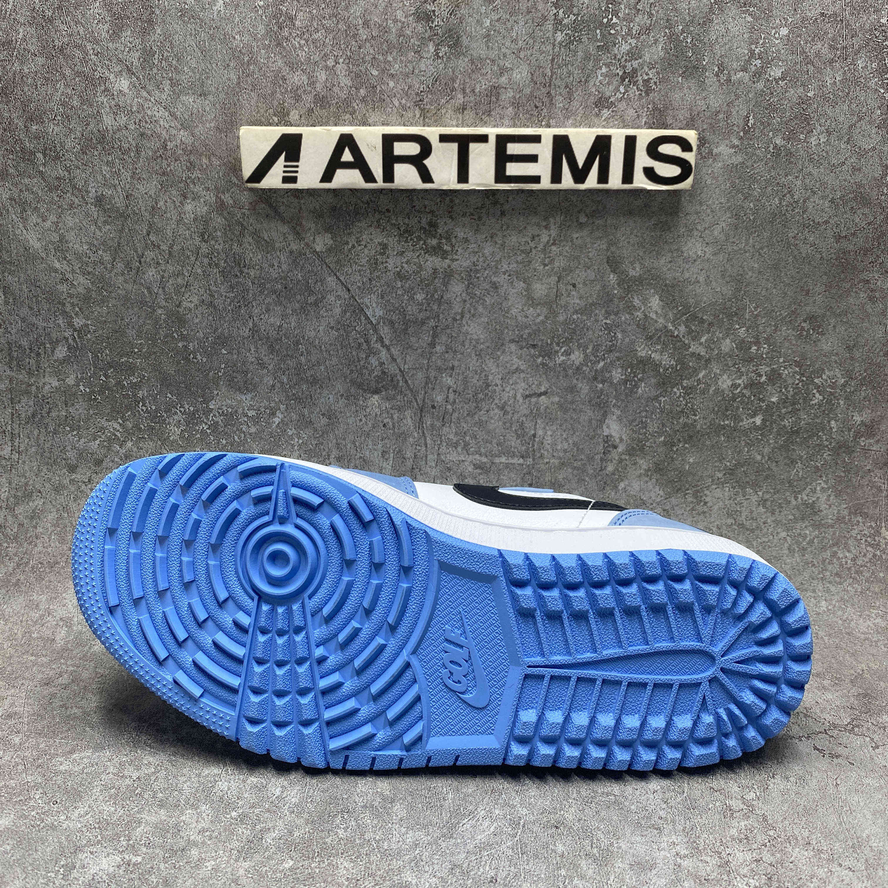 UA AIR JORDAN MULE GOLF UNIVERSITY BLUE NOW AVAILABLE