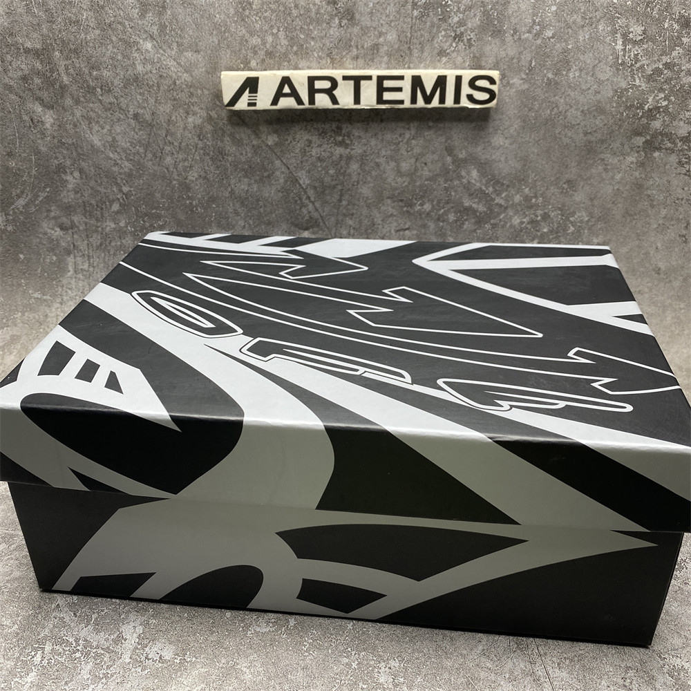 UA OFF-WHITE Be Right Back