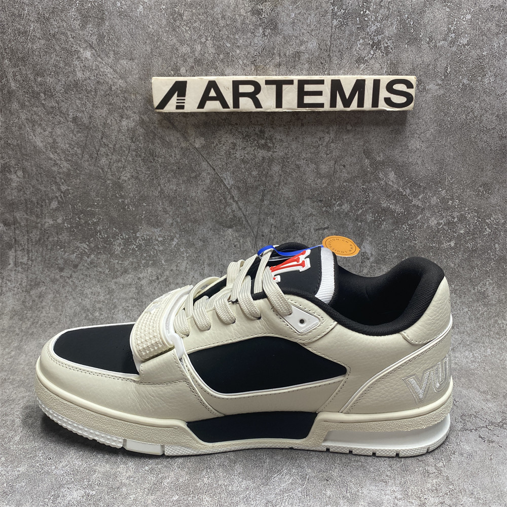 UA LV Trainer Sneaker