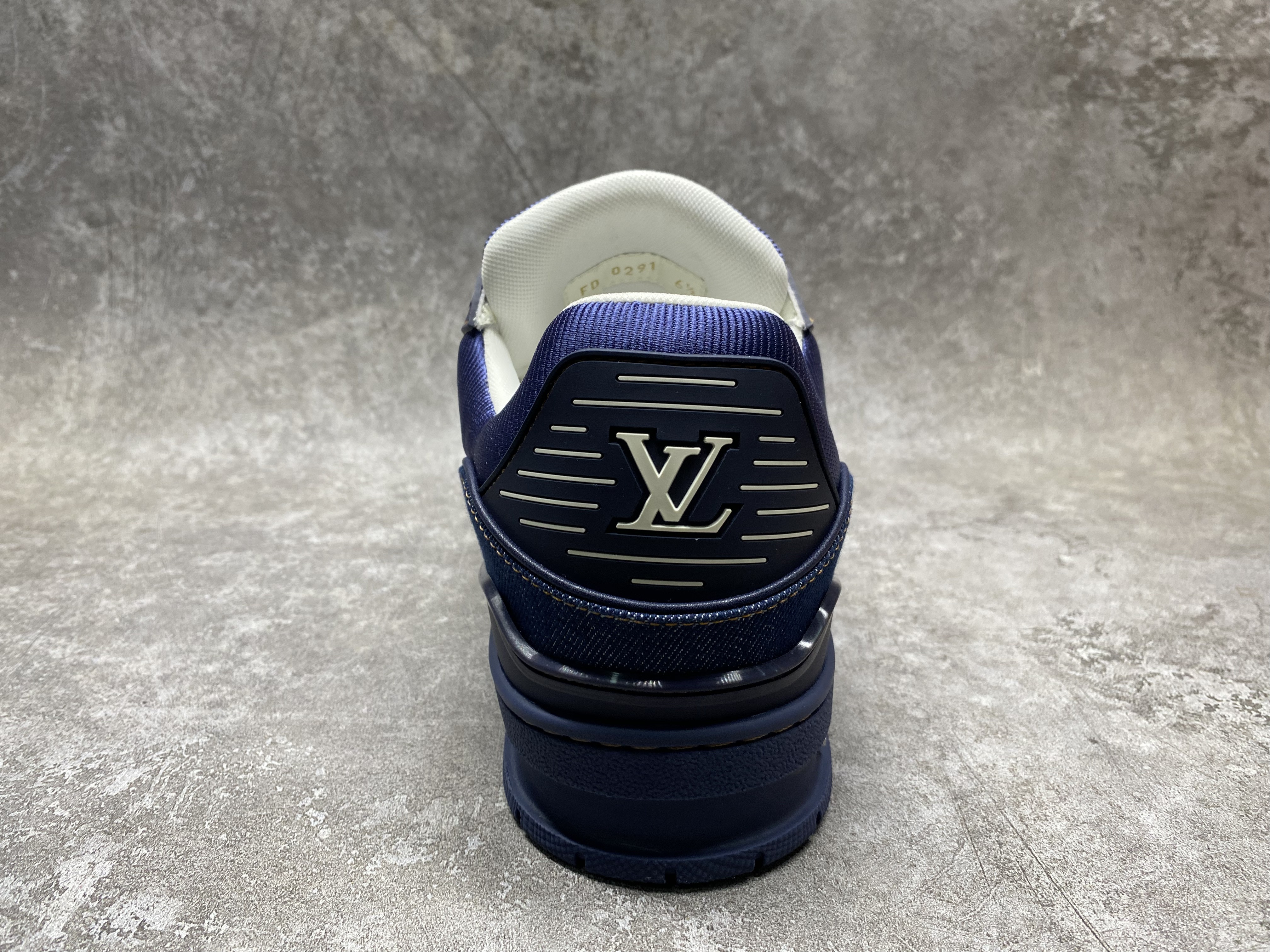 UA LV Trainer Sneaker