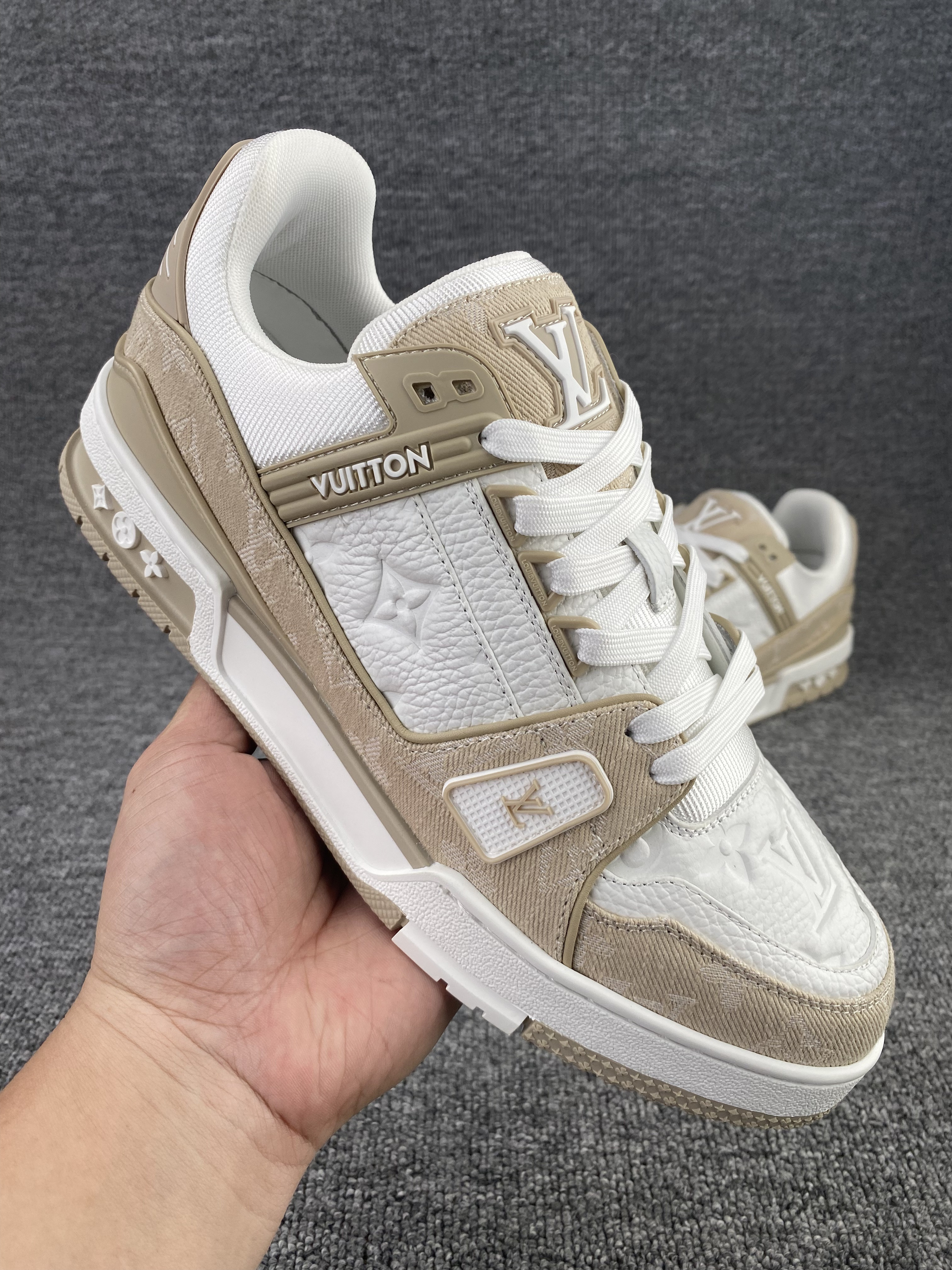 UA LV trainer Sneakers