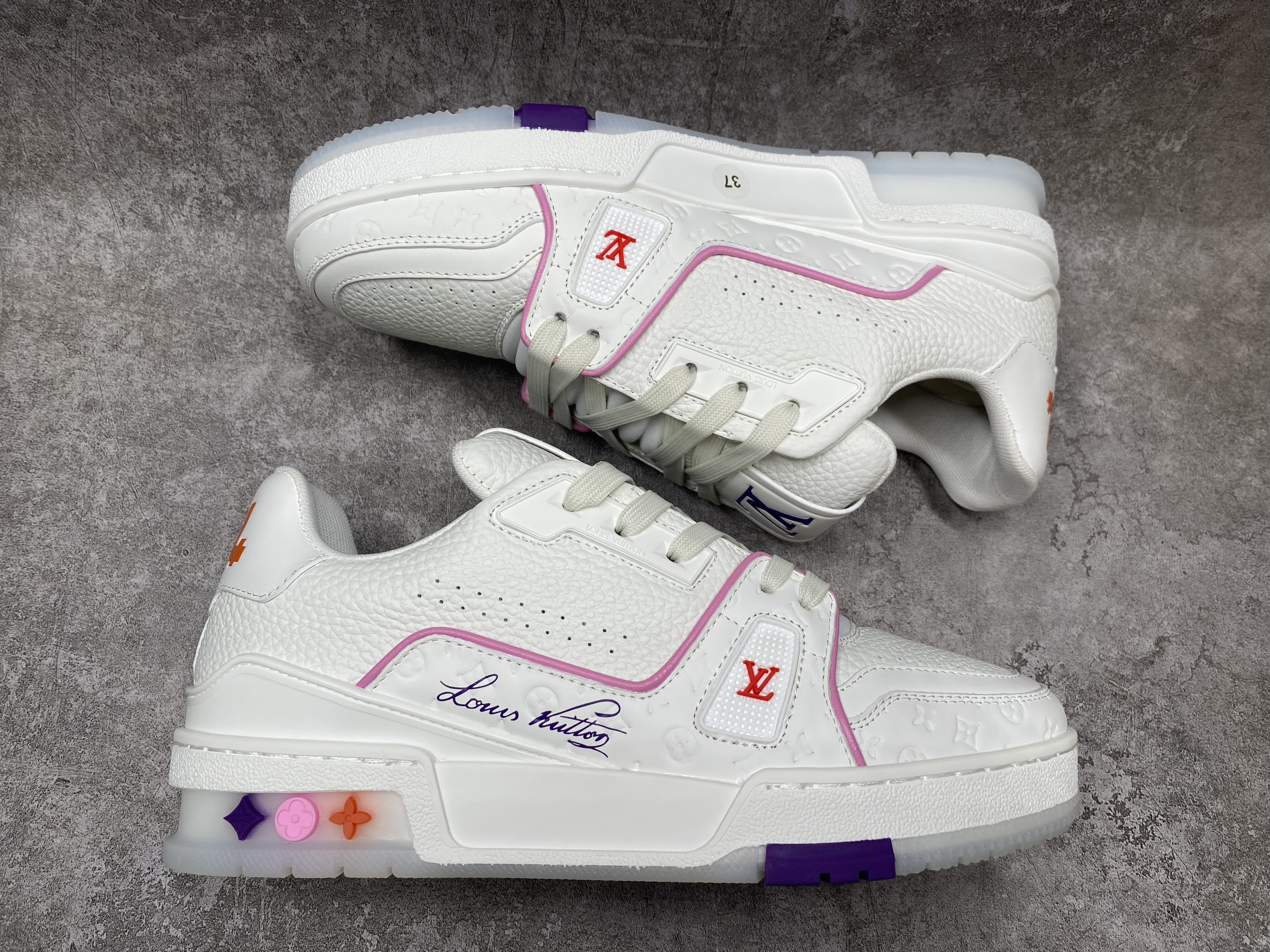 UA LV trainer Sneakers