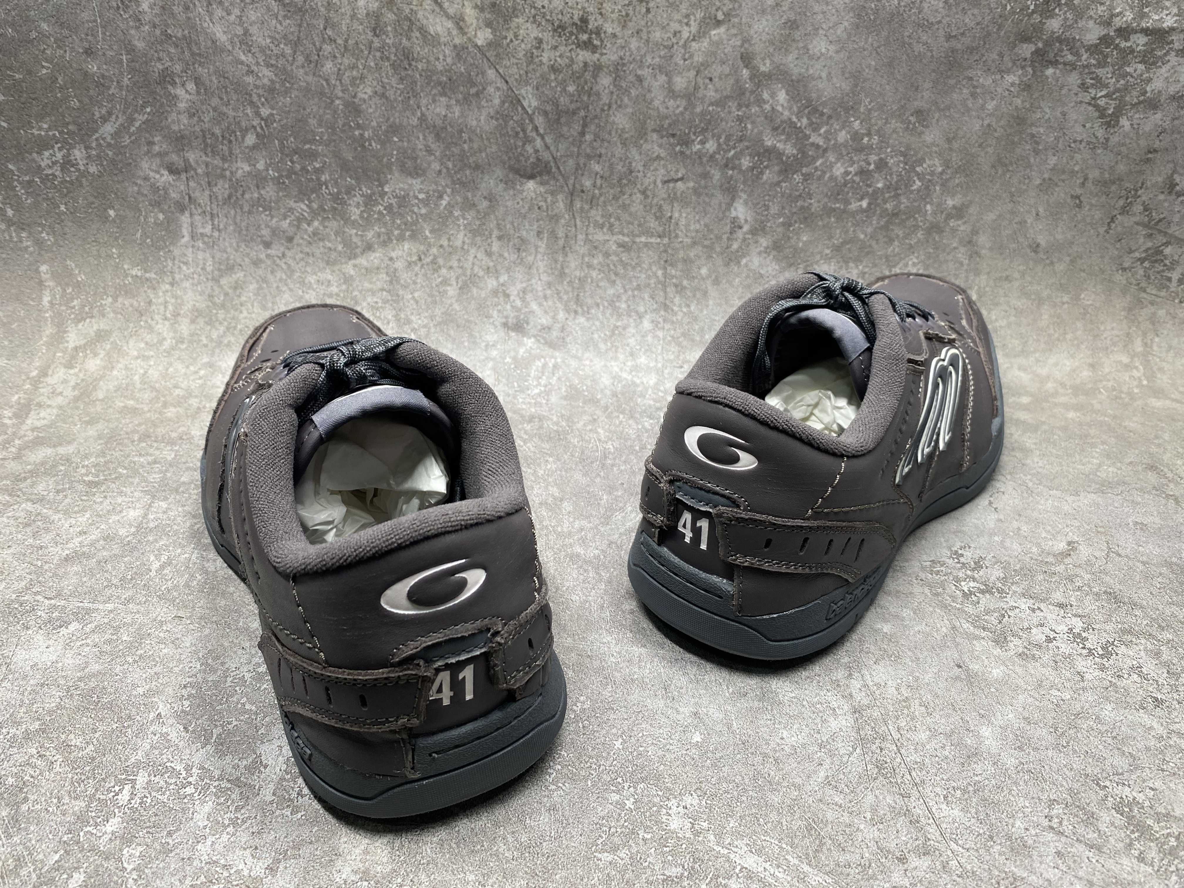 ua Ba*len*cia*ga hamptons worn-out sneaker (run one size large)