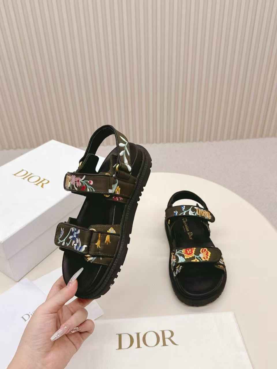ua D*or D*oract sandals