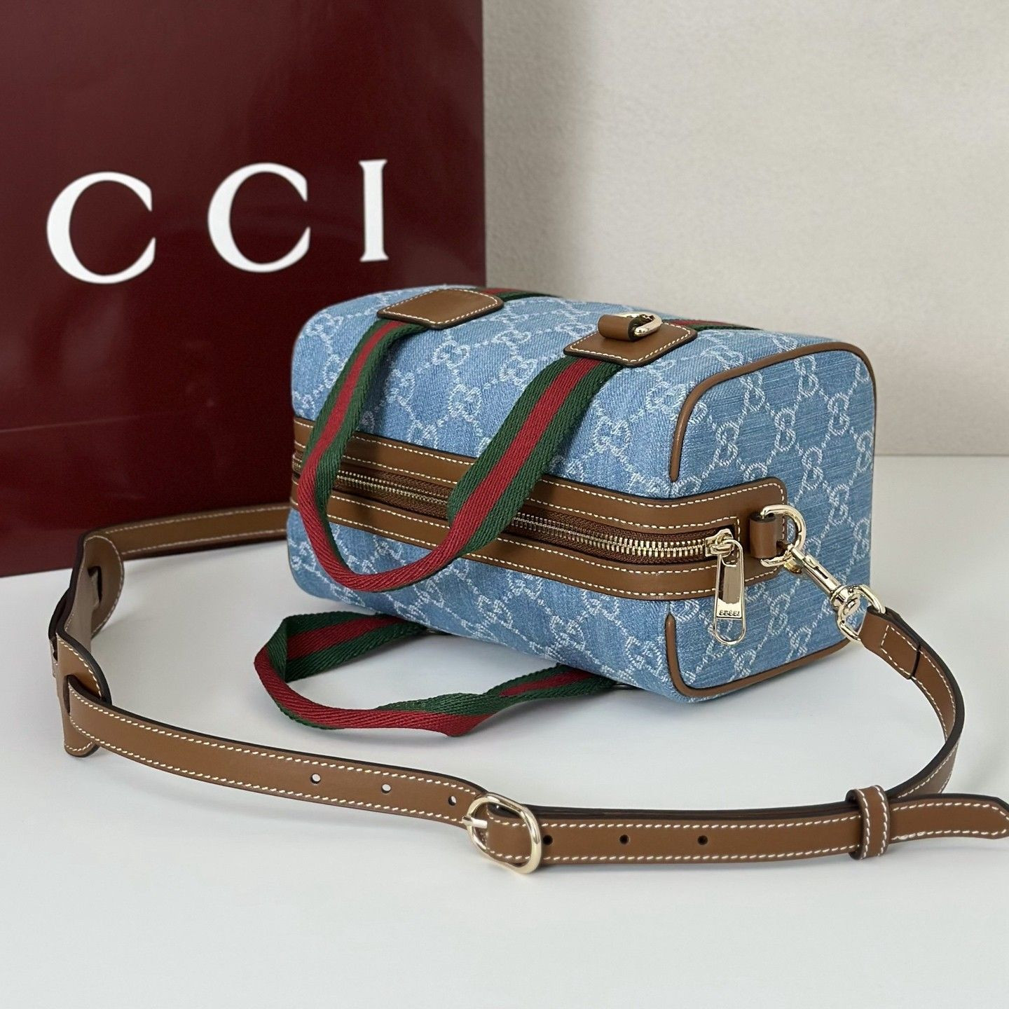G*u*i mini gg handbag 20x13x13cm
