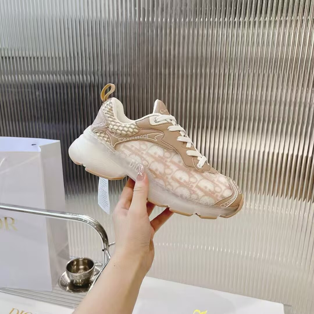 ua D*or vibe sneaker