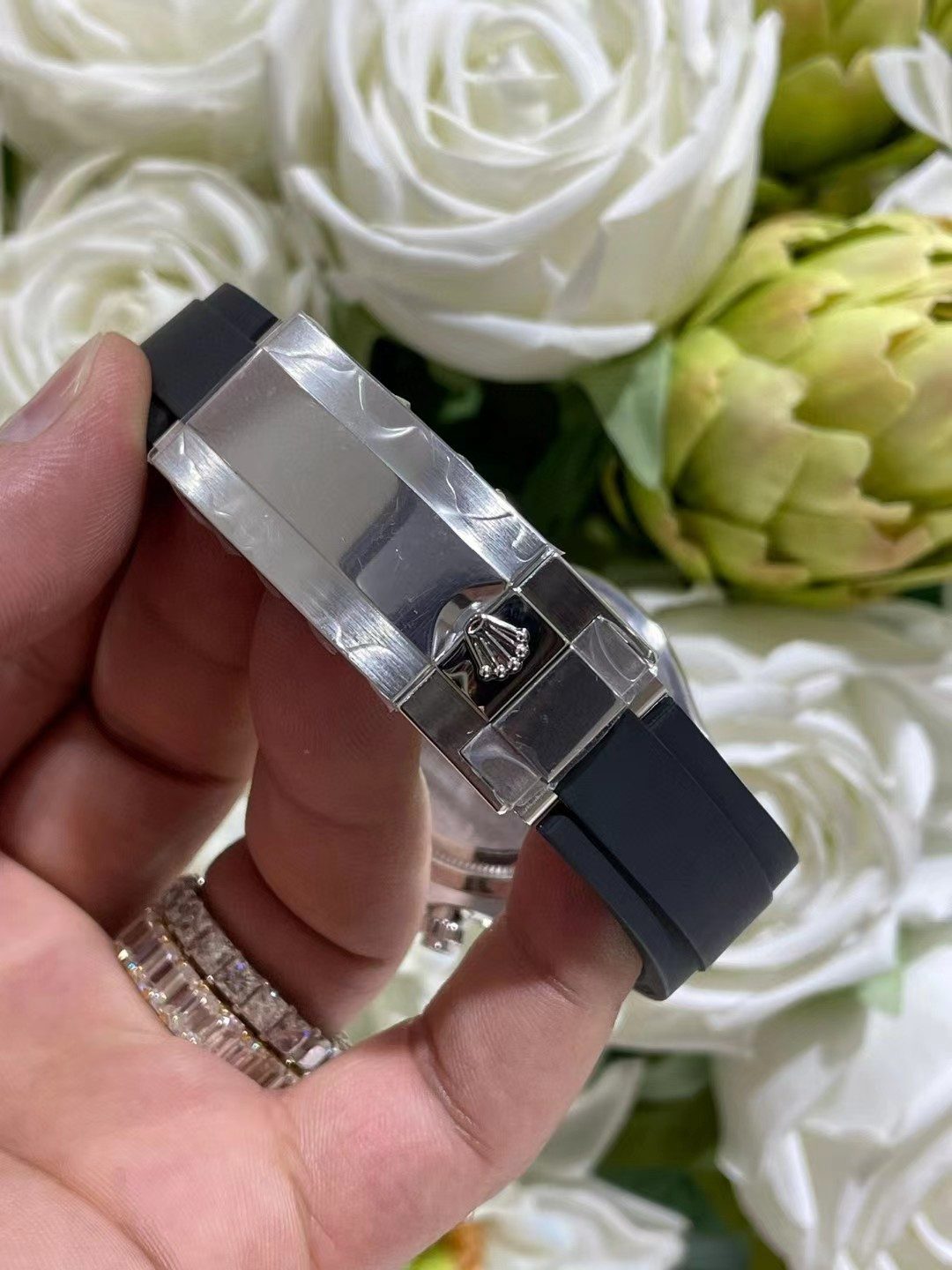 R*l*x watch