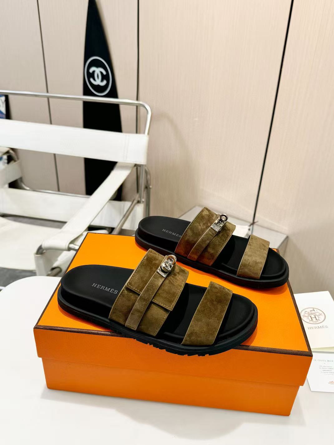ua H**me5 jackson sandal