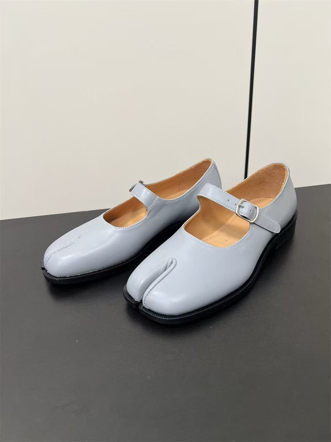 ua ma*s*n Ma*i*la mary jane shoes
