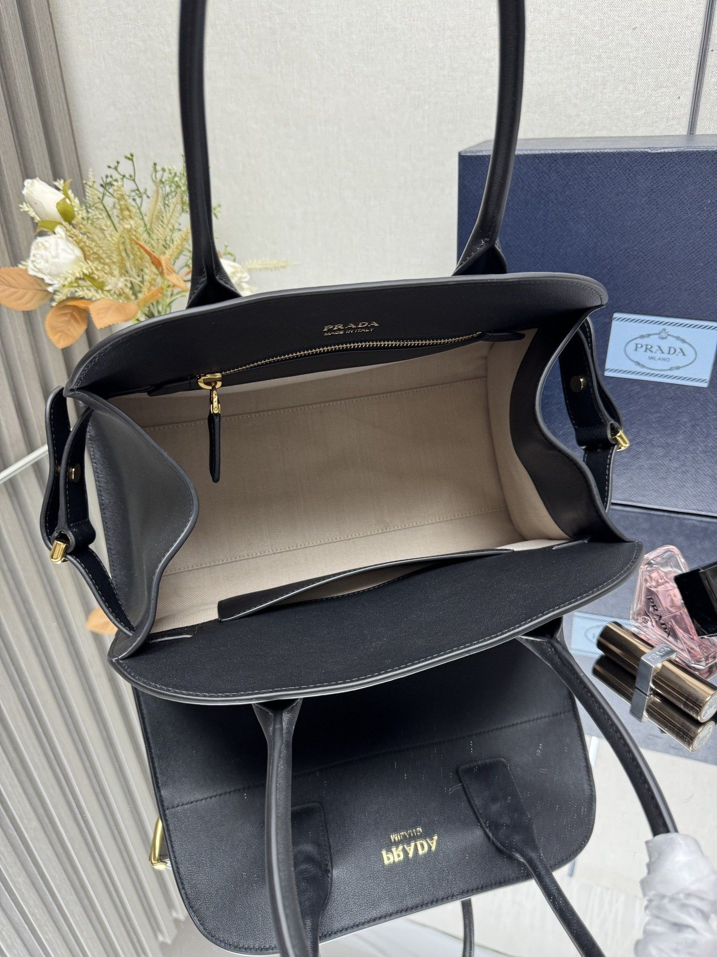 Pra*a medium leather tote bag without box 32x23.5x16cm