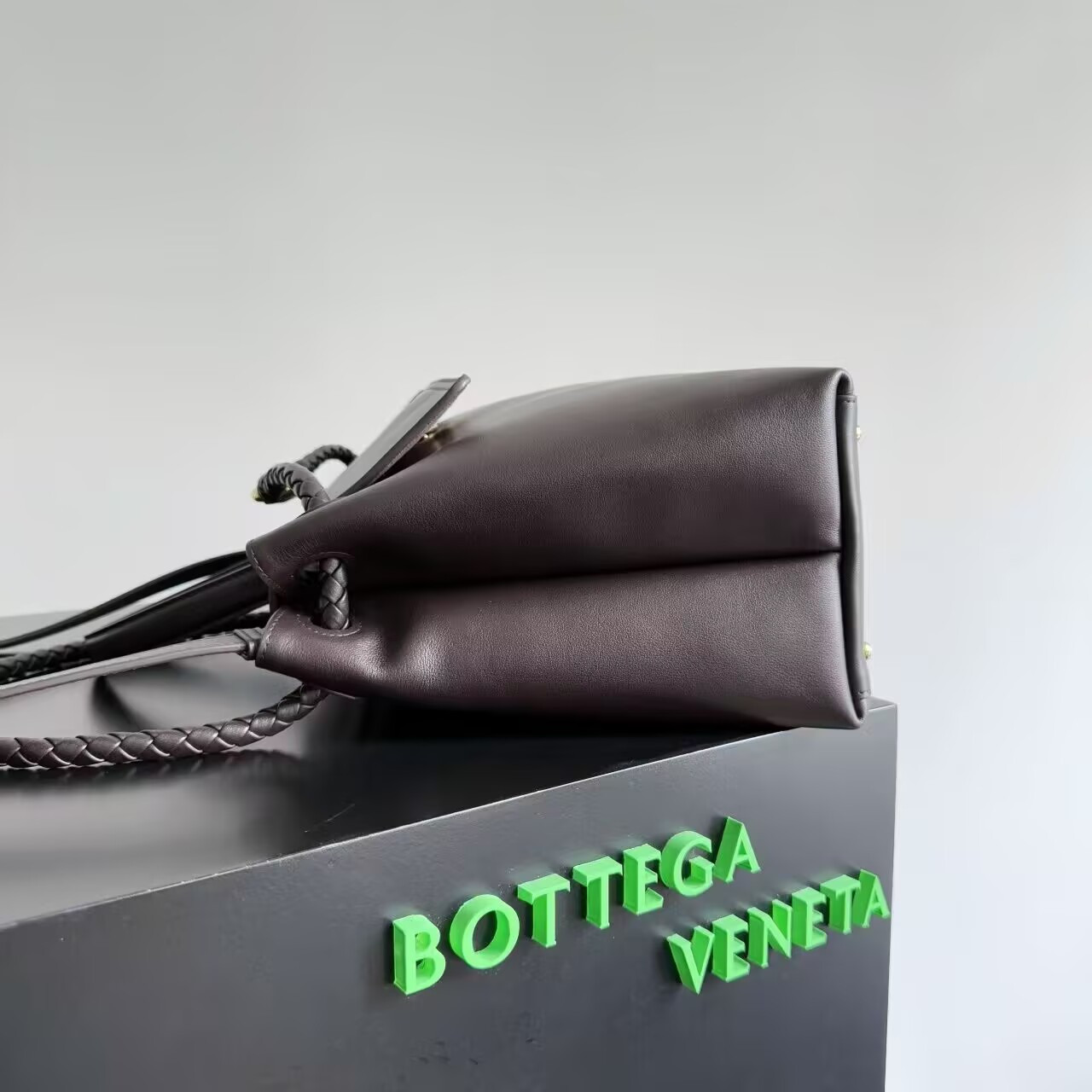 bo*te*ga Ve*ne*ta medium ciao ciao 34x26x15cm