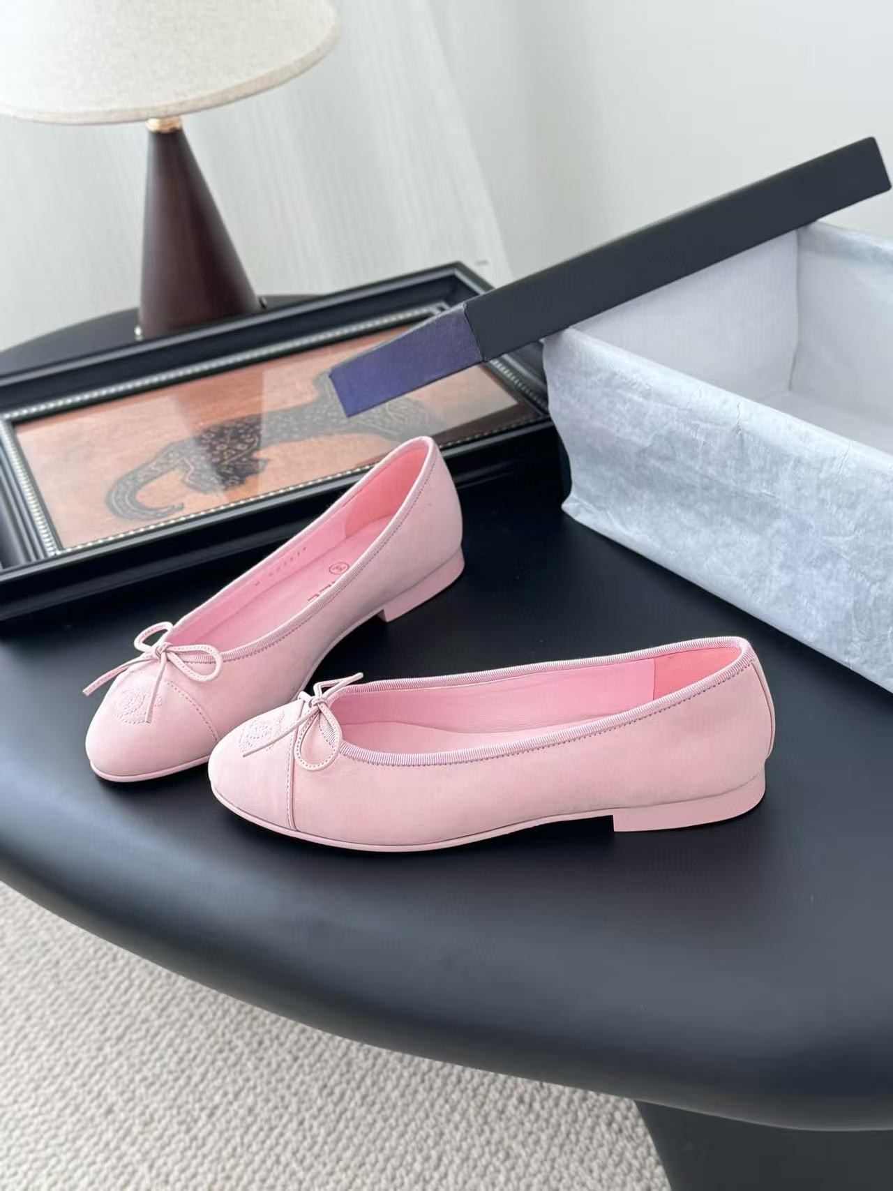 ua Ch*el ballet flats