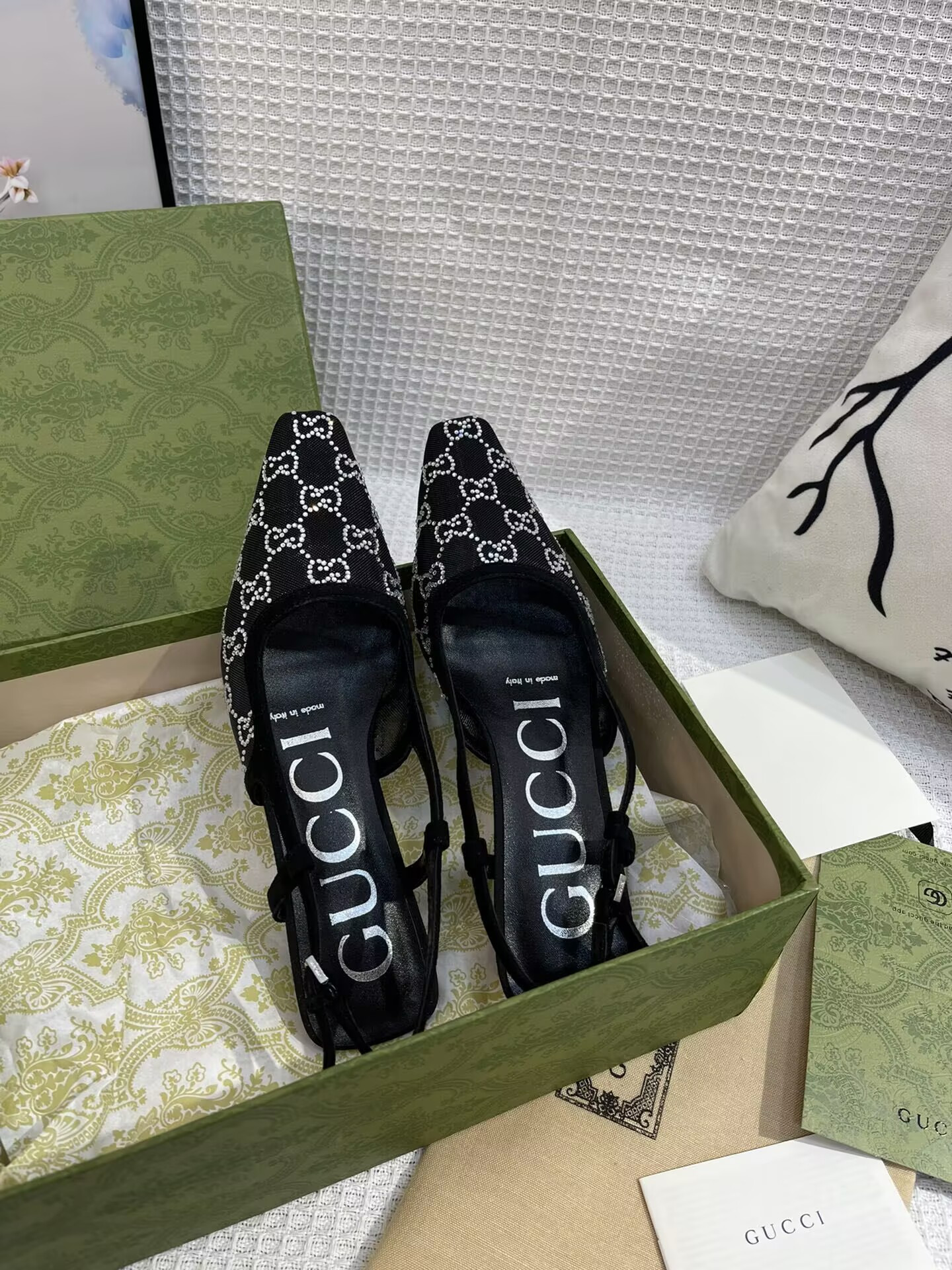 ua G*u*i gg slingback