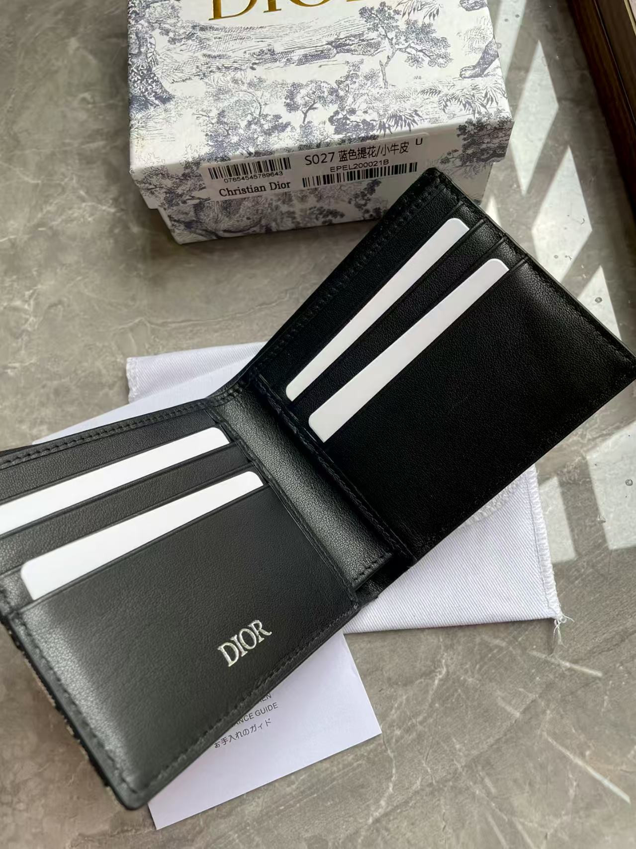 D*or wallet card holder