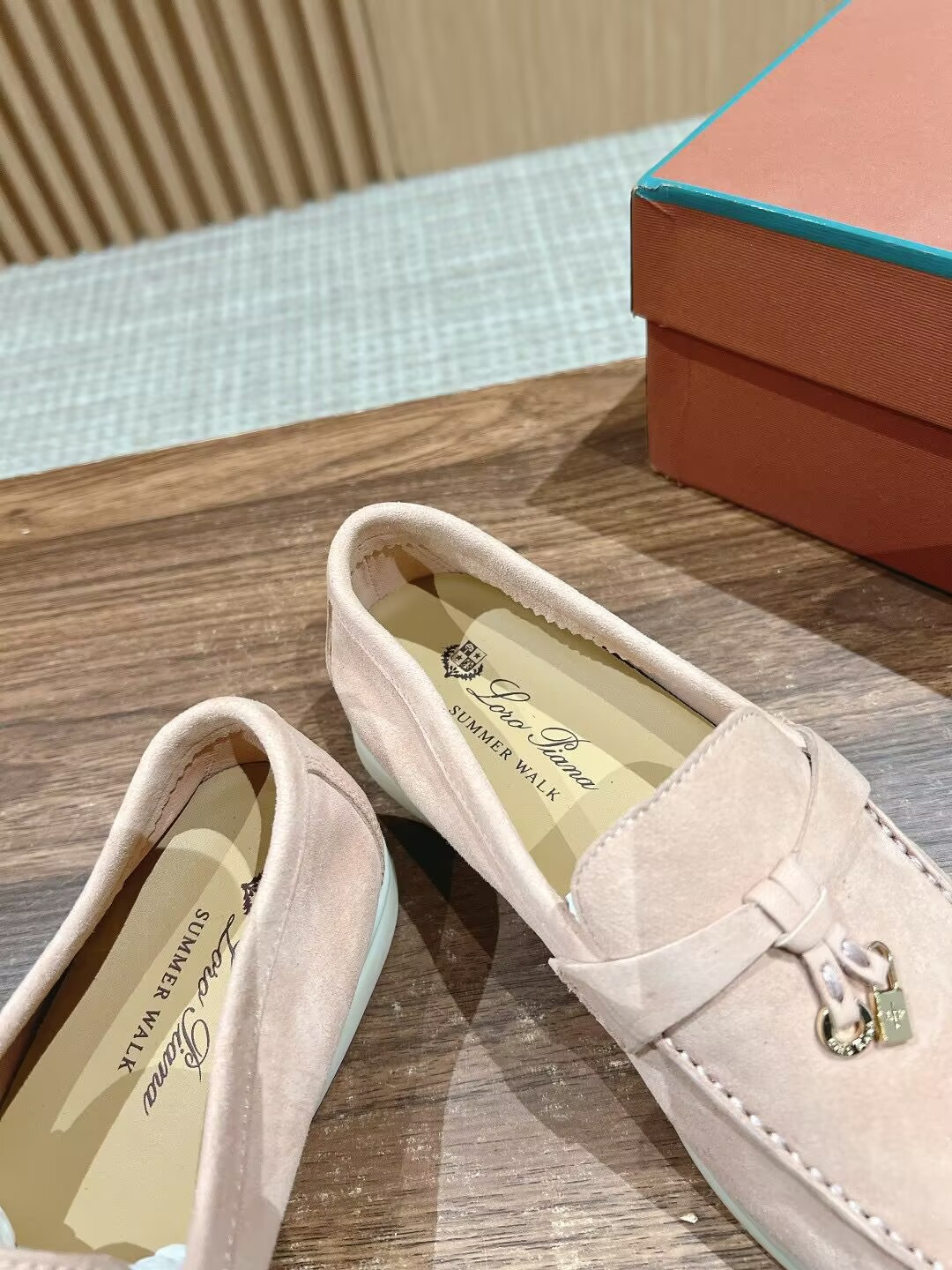 ua L**o p*ana summer charms walk loafers