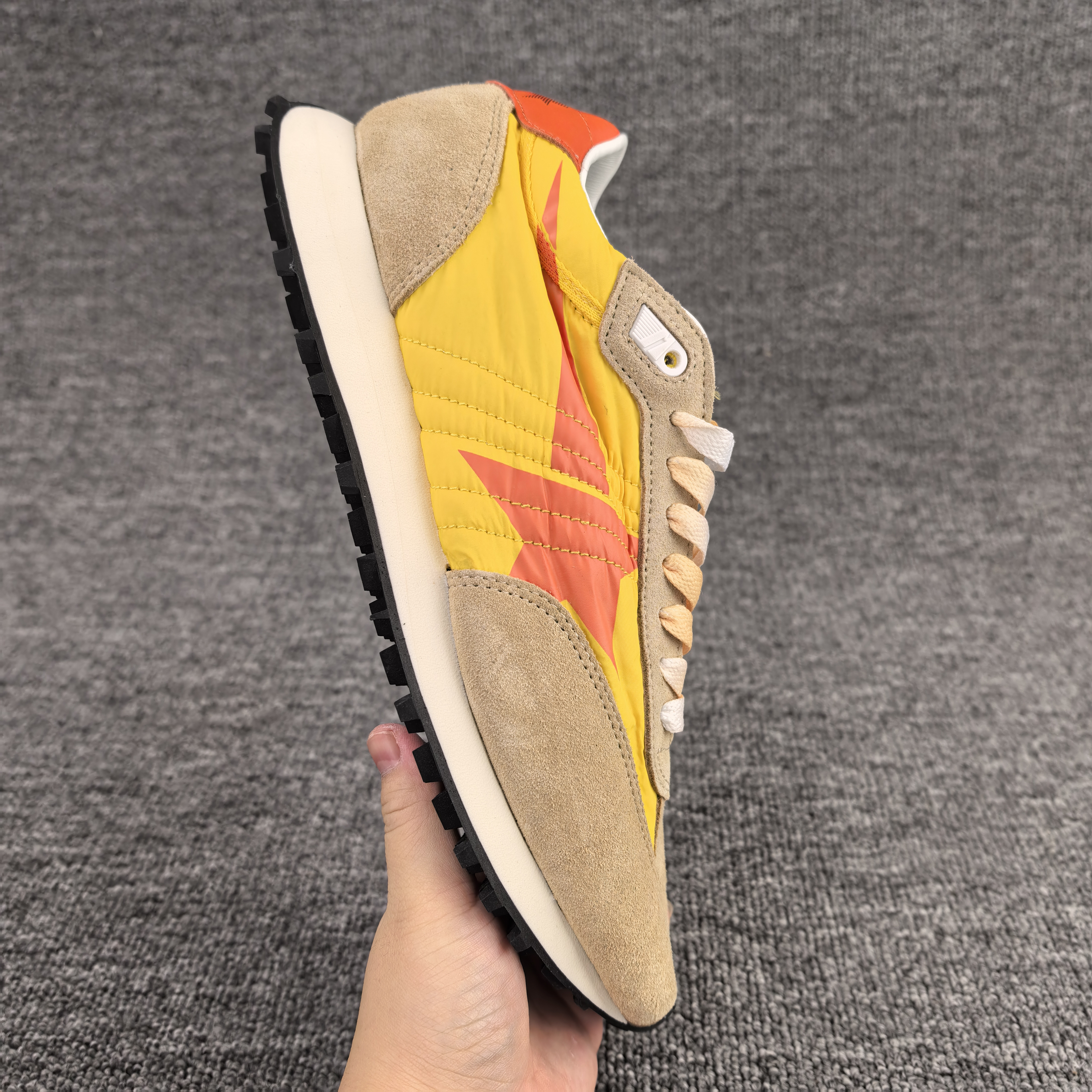 UA Golden Goose Sneaker