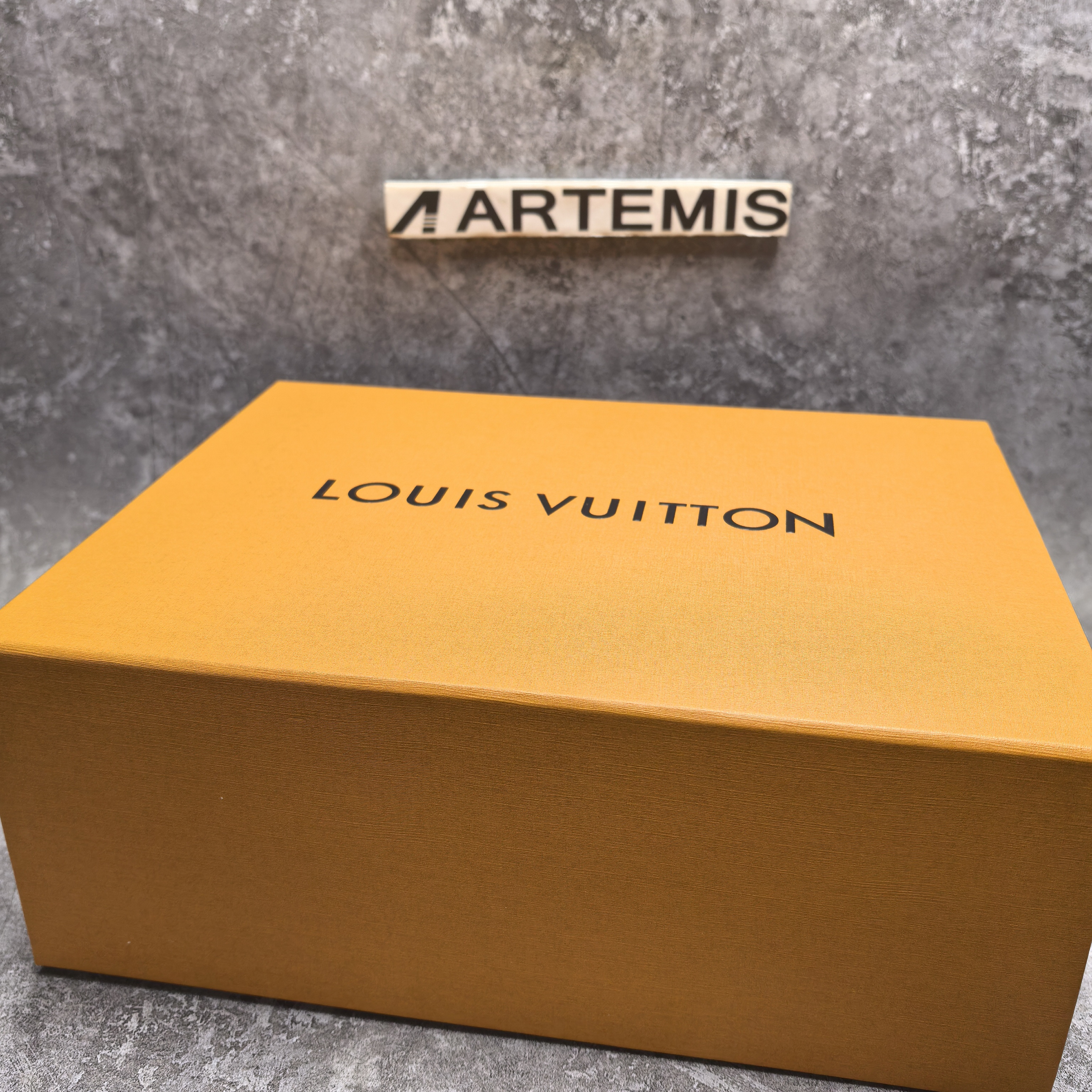 UA LV Trainer Sneaker