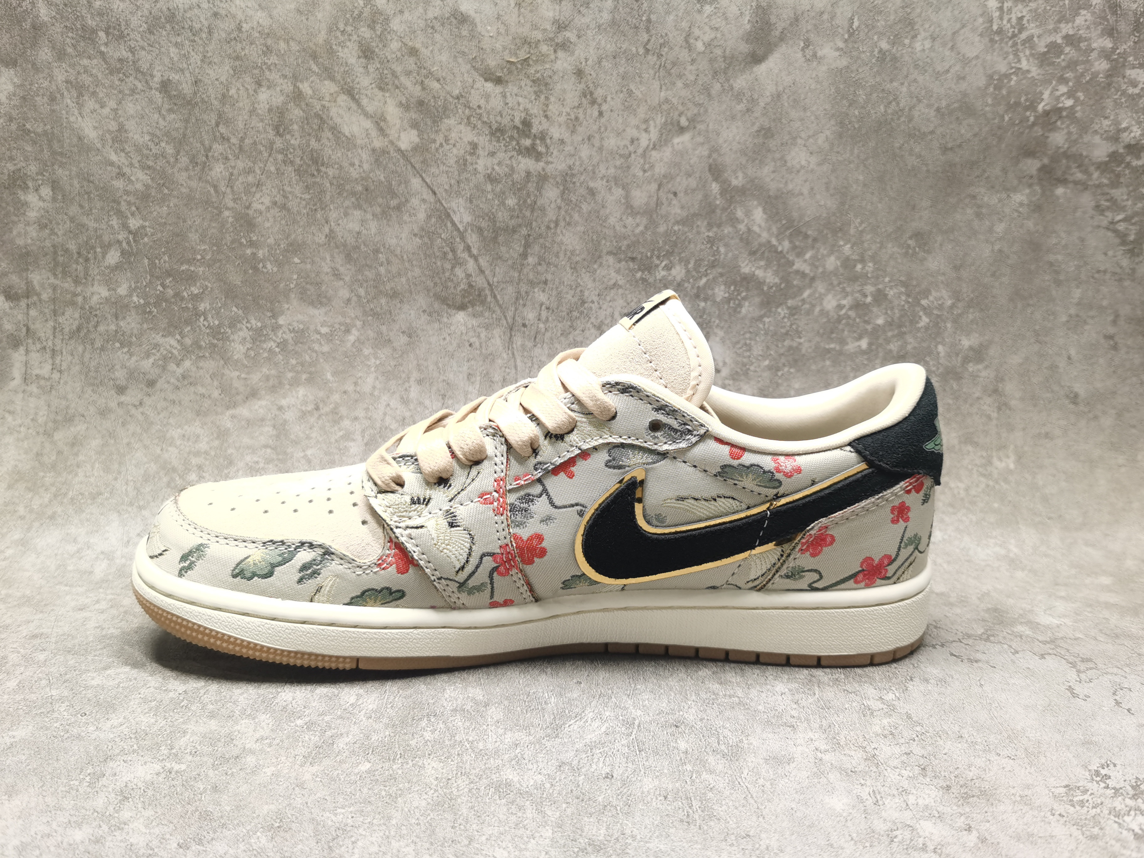 UA Jordan 1 Retro Low OG
