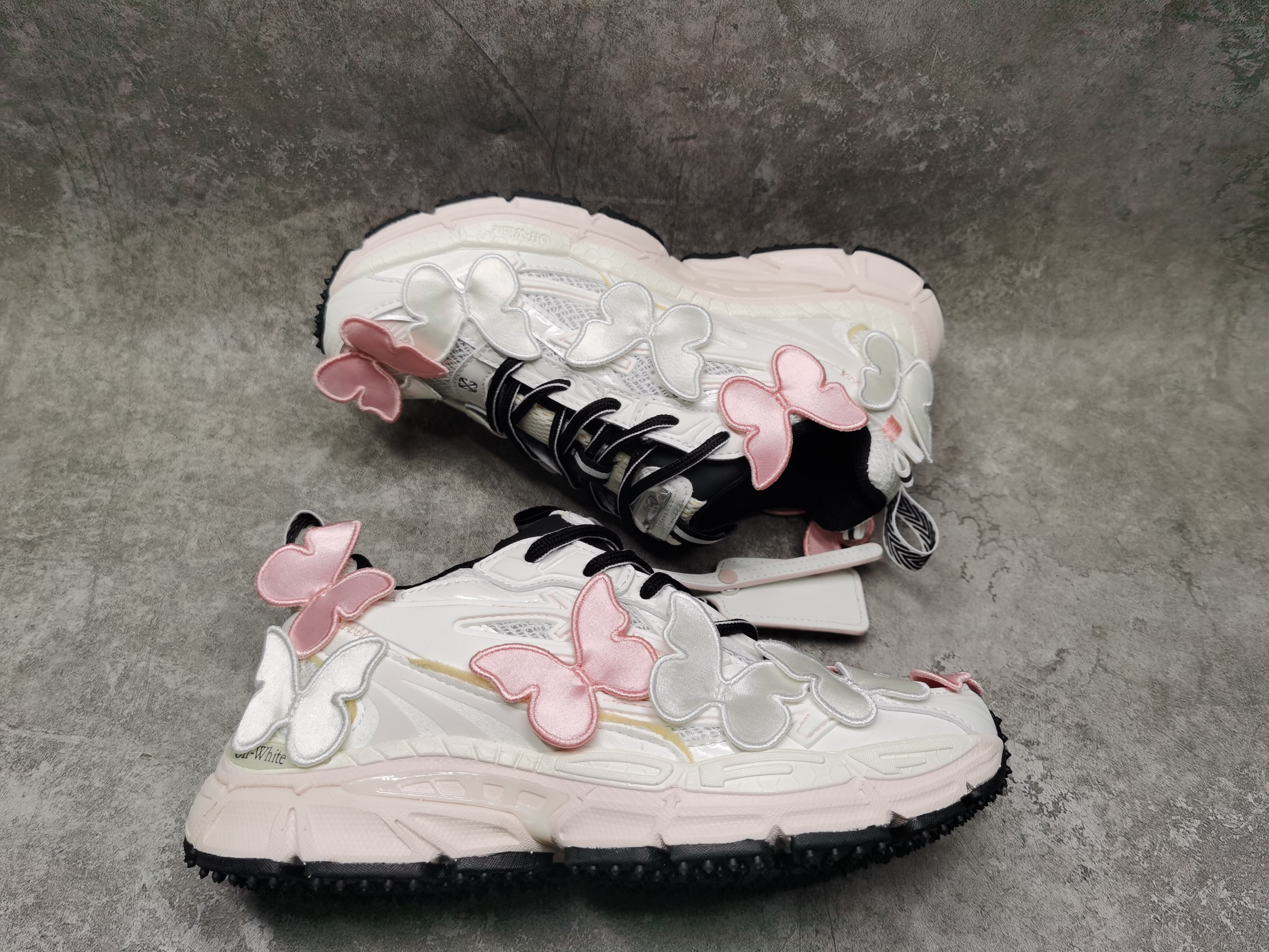 UA Off-White "BE RIGHT BACK"