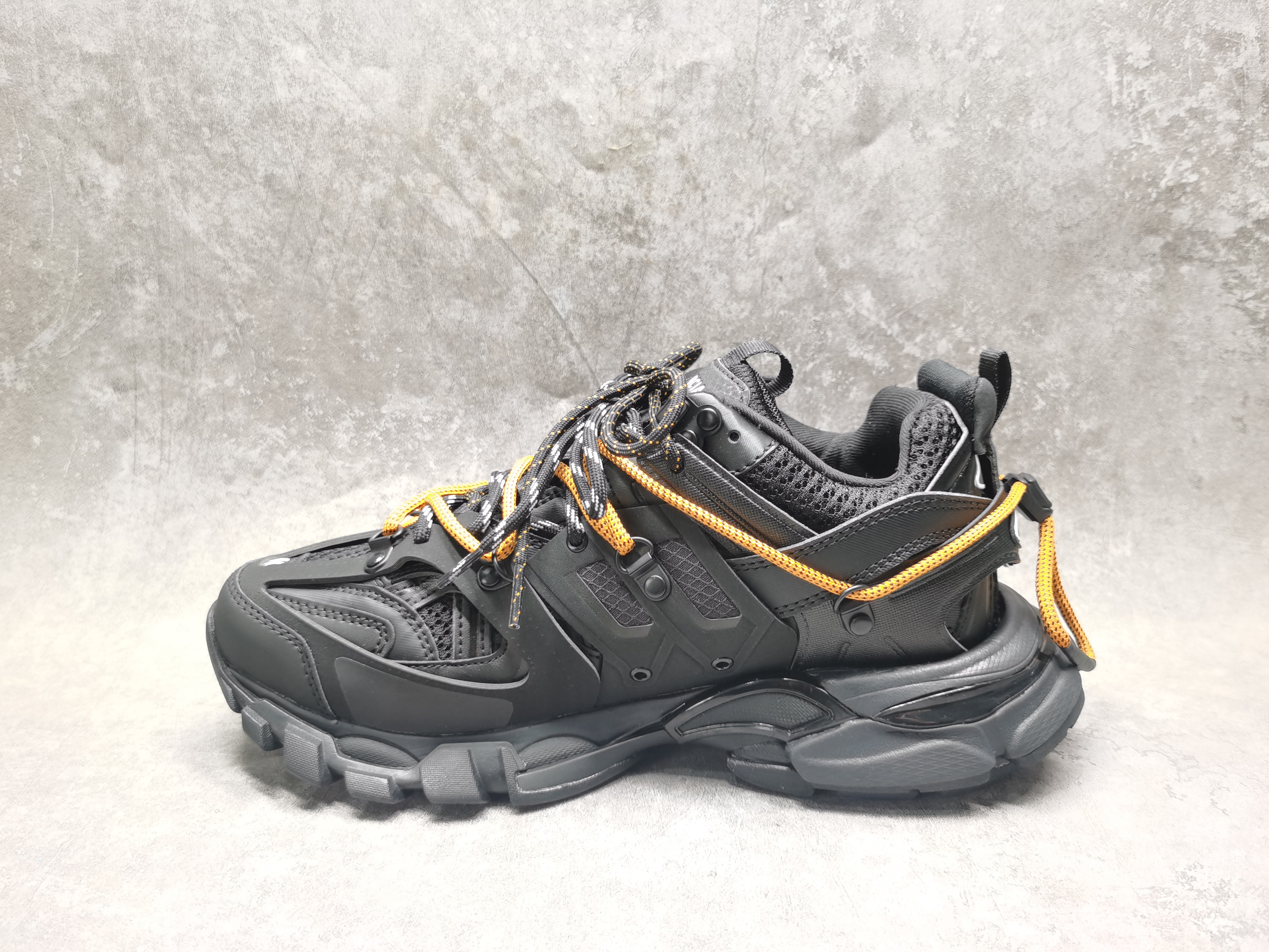 UA Balenciga Sneaker