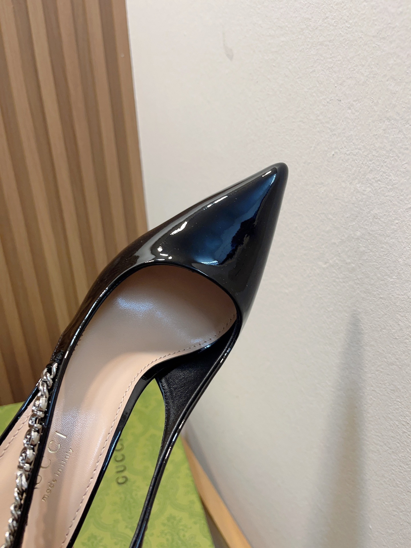 G*u*i signoria slingback pump high