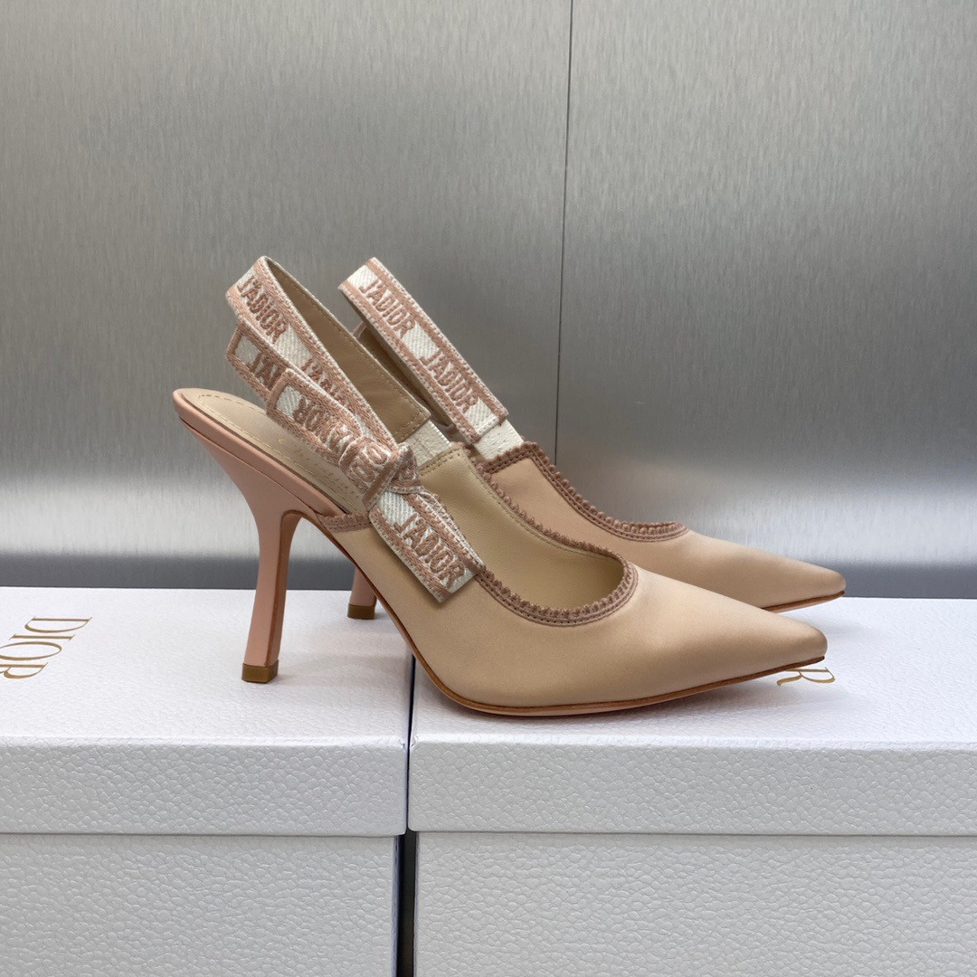 ua D*or j'aD*or slingback pump