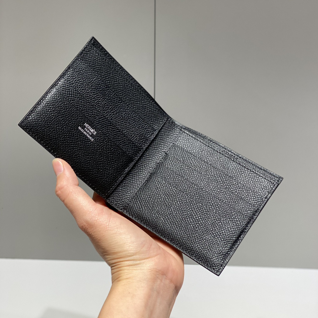 H**me5 poker compact wallet