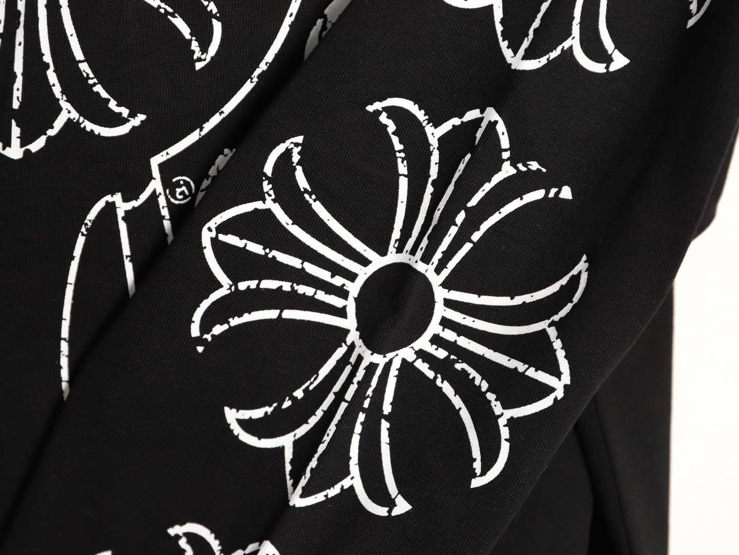 Ch**me He**ts long-sleeved t-shirt