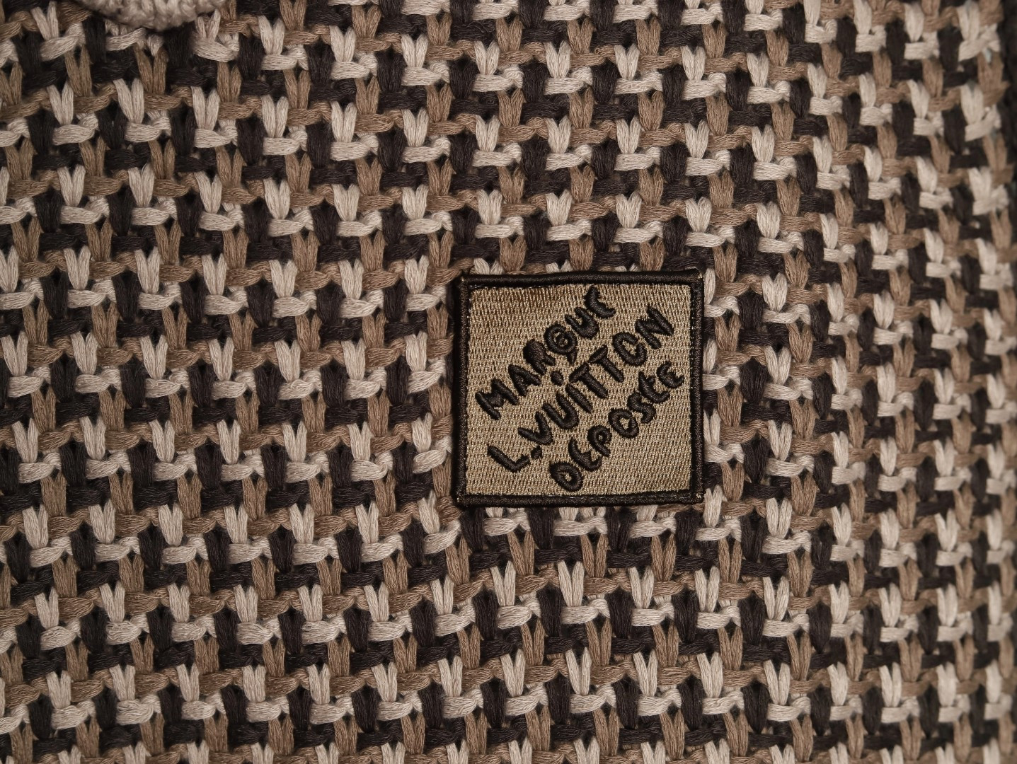 l0*is V*t0n lv knitting vest