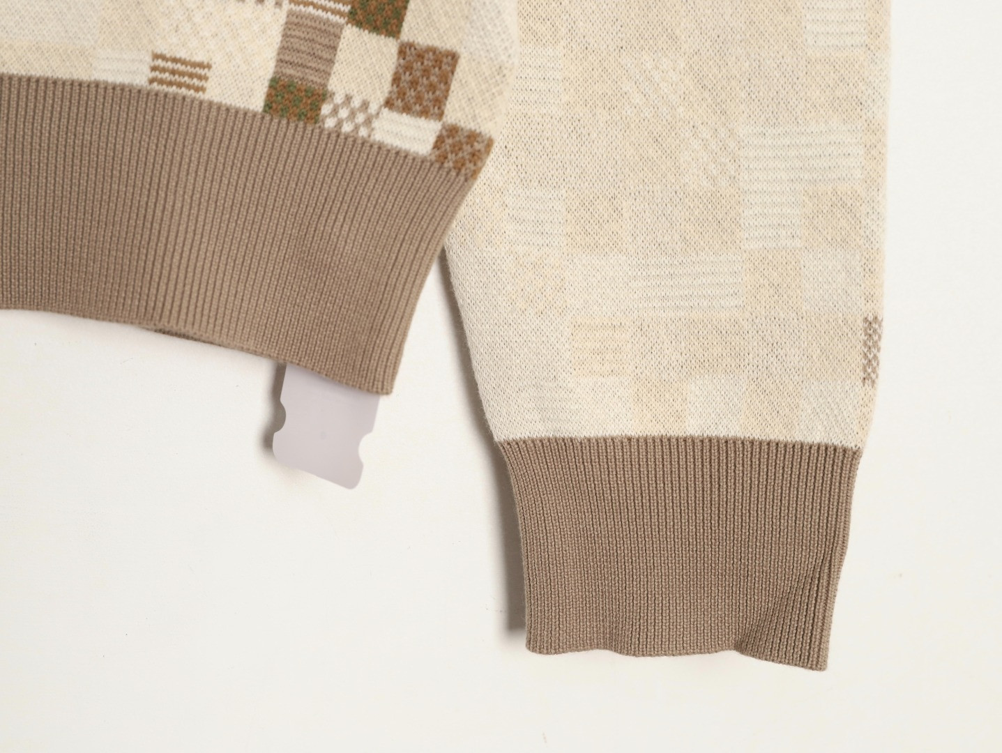 l0*is V*t0n lv knitting sweaters