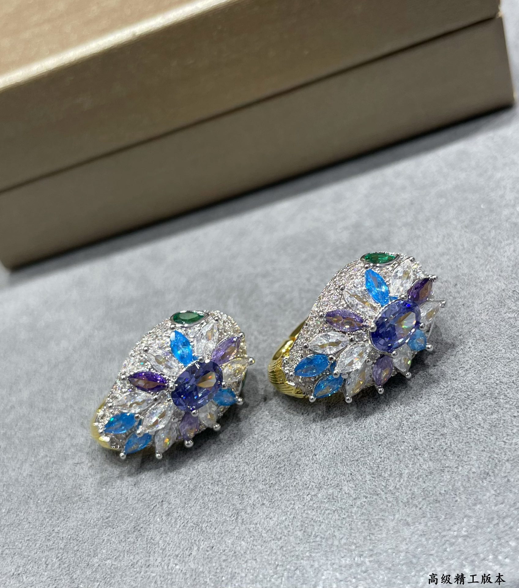 b*l*ai Di*m*nd princess snake earrings