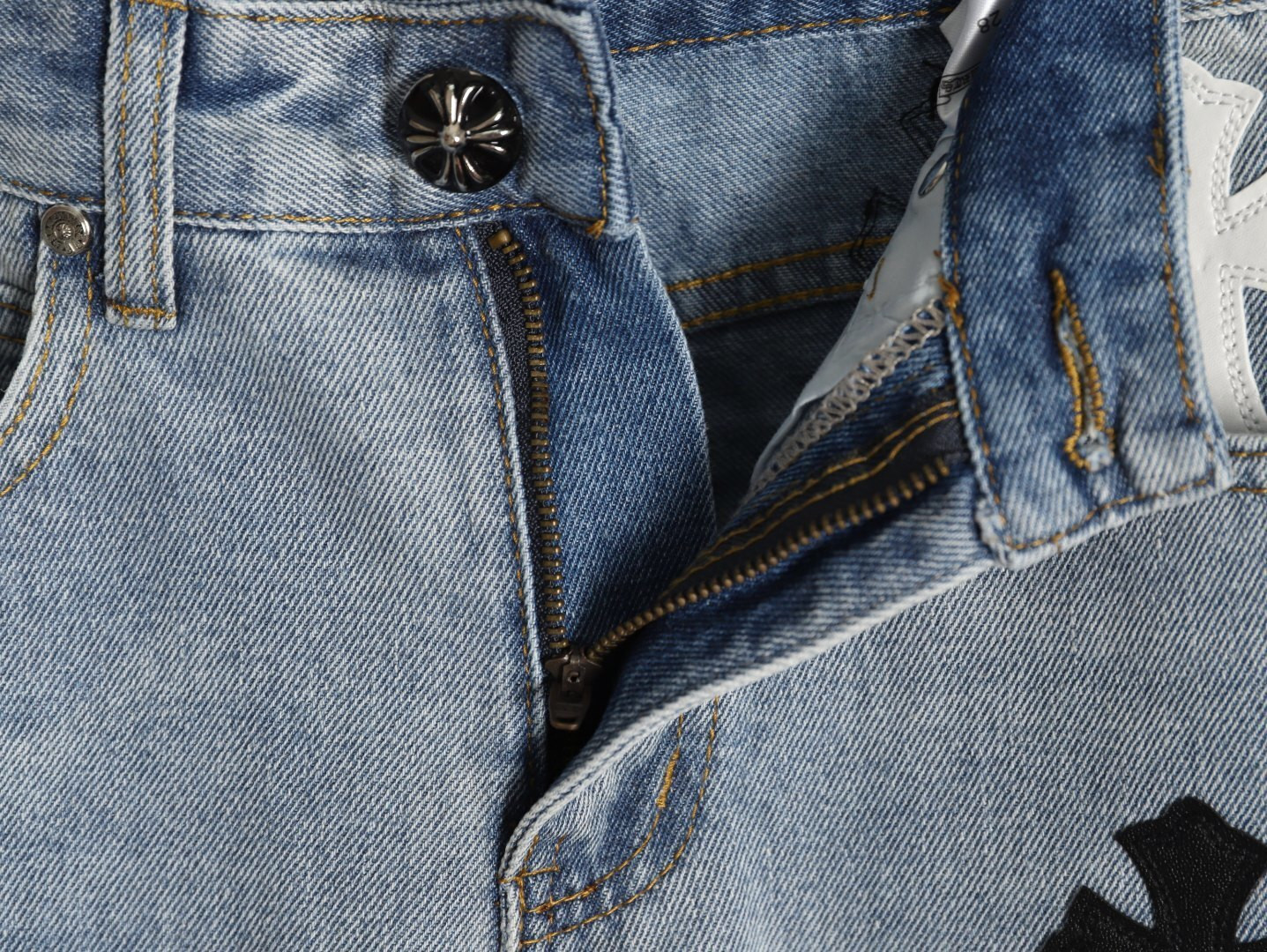 Ch**me He**ts ch 25ss jeans