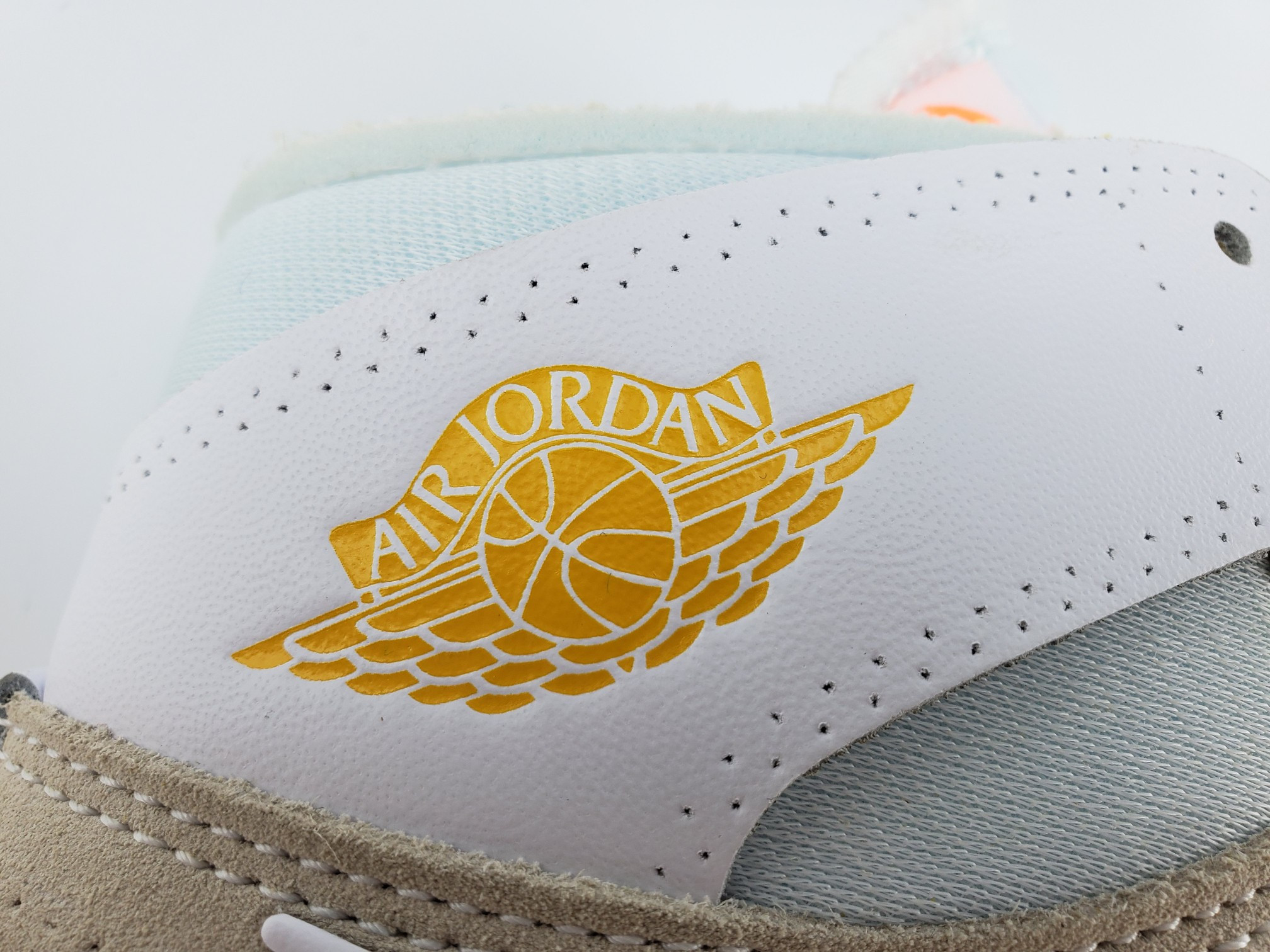 Air Jordan 1 Retro High Off-White Yellow