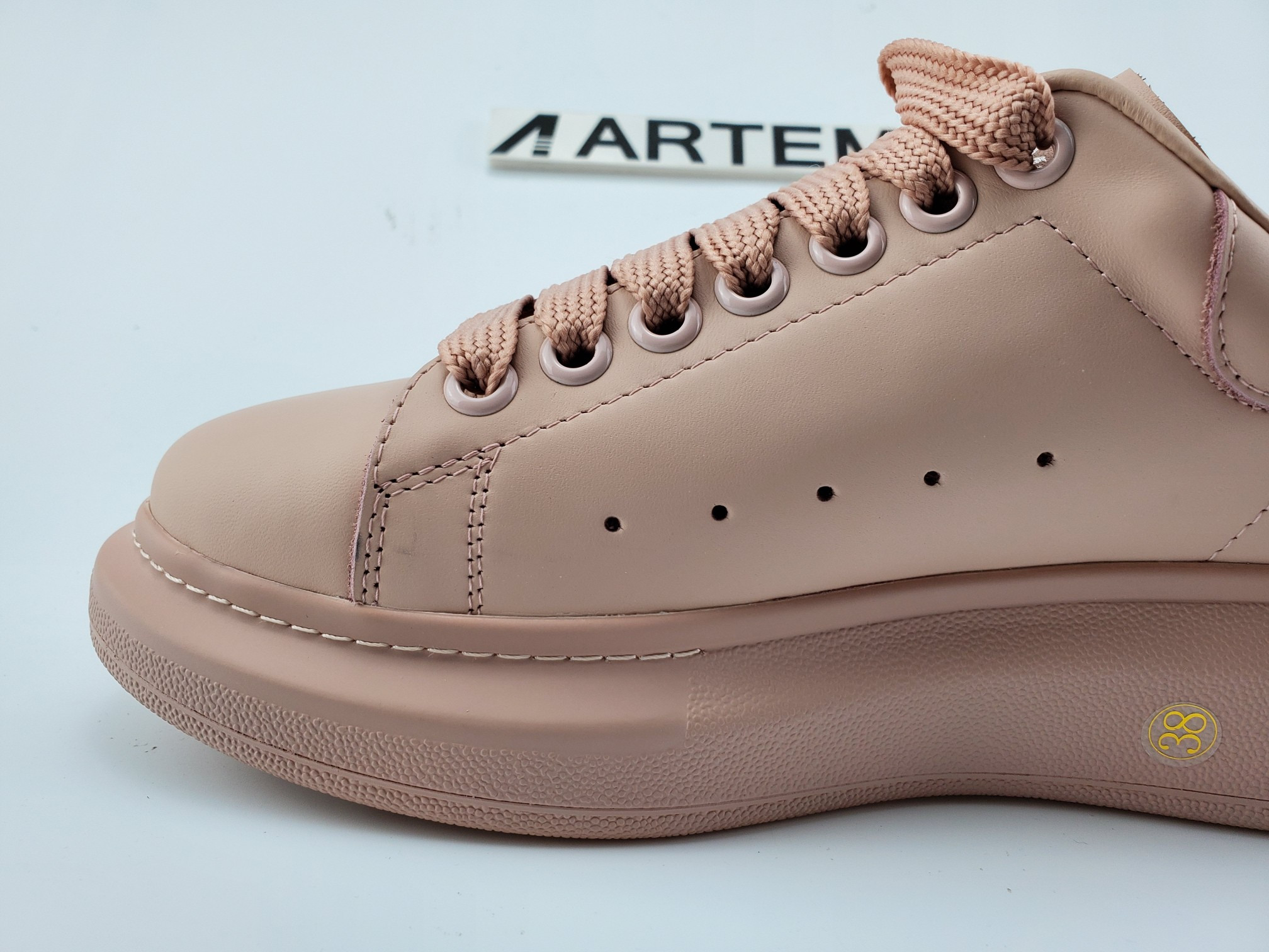 ale*d*r M*Q*en trainers pink