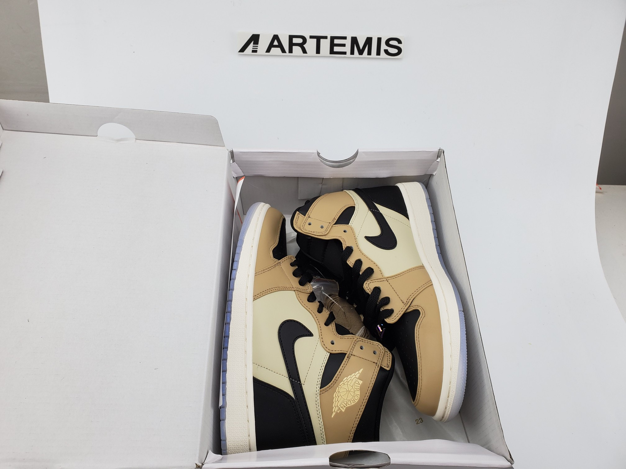 Air Jordan 1 Retro High Black Mushroom