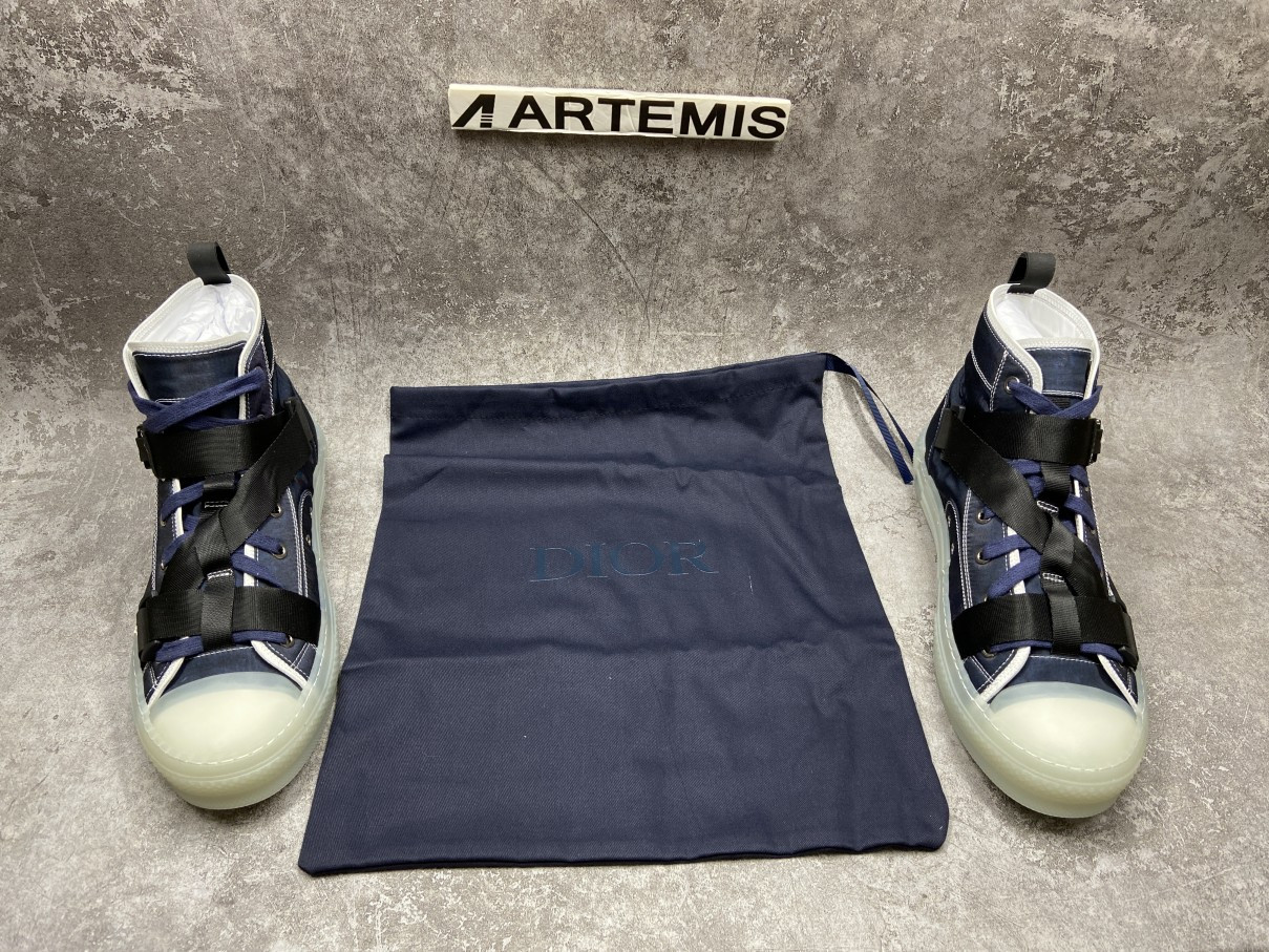 D*or b23 high top blue