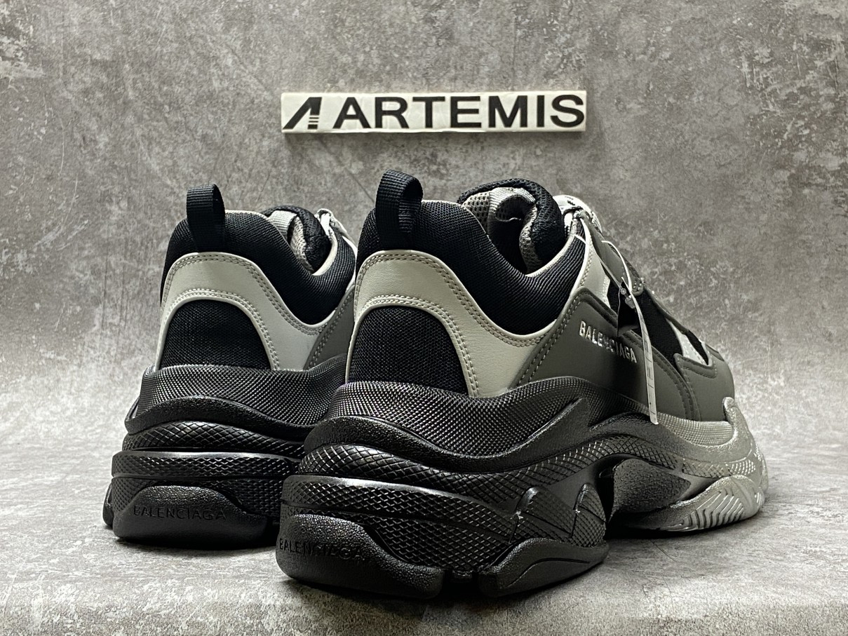 Balenciga Triple S Honey Comb Grey Sliver