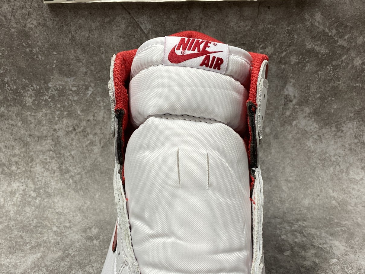 Air Jordan 1 Retro High Metallic Red