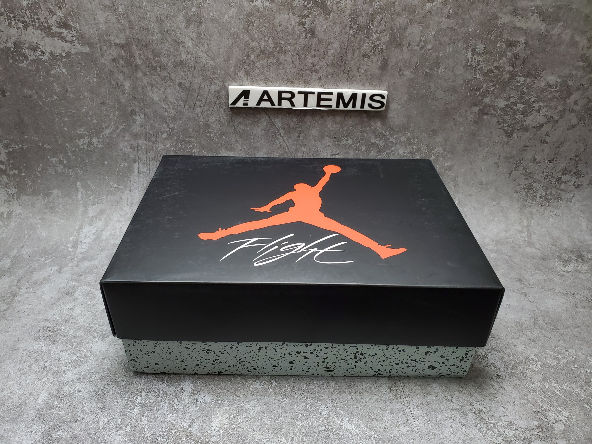 Air Jordan 4 Retro White Cement