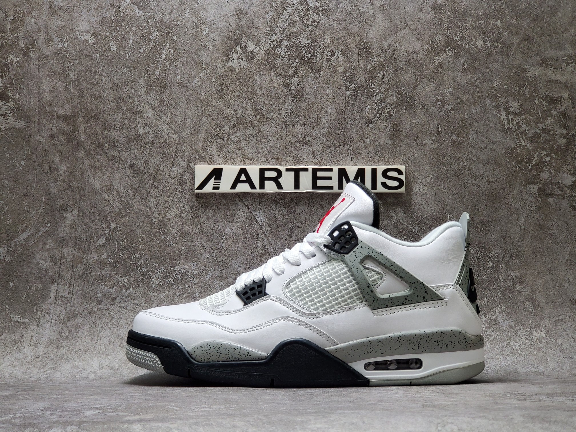 Air Jordan 4 Retro White Cement